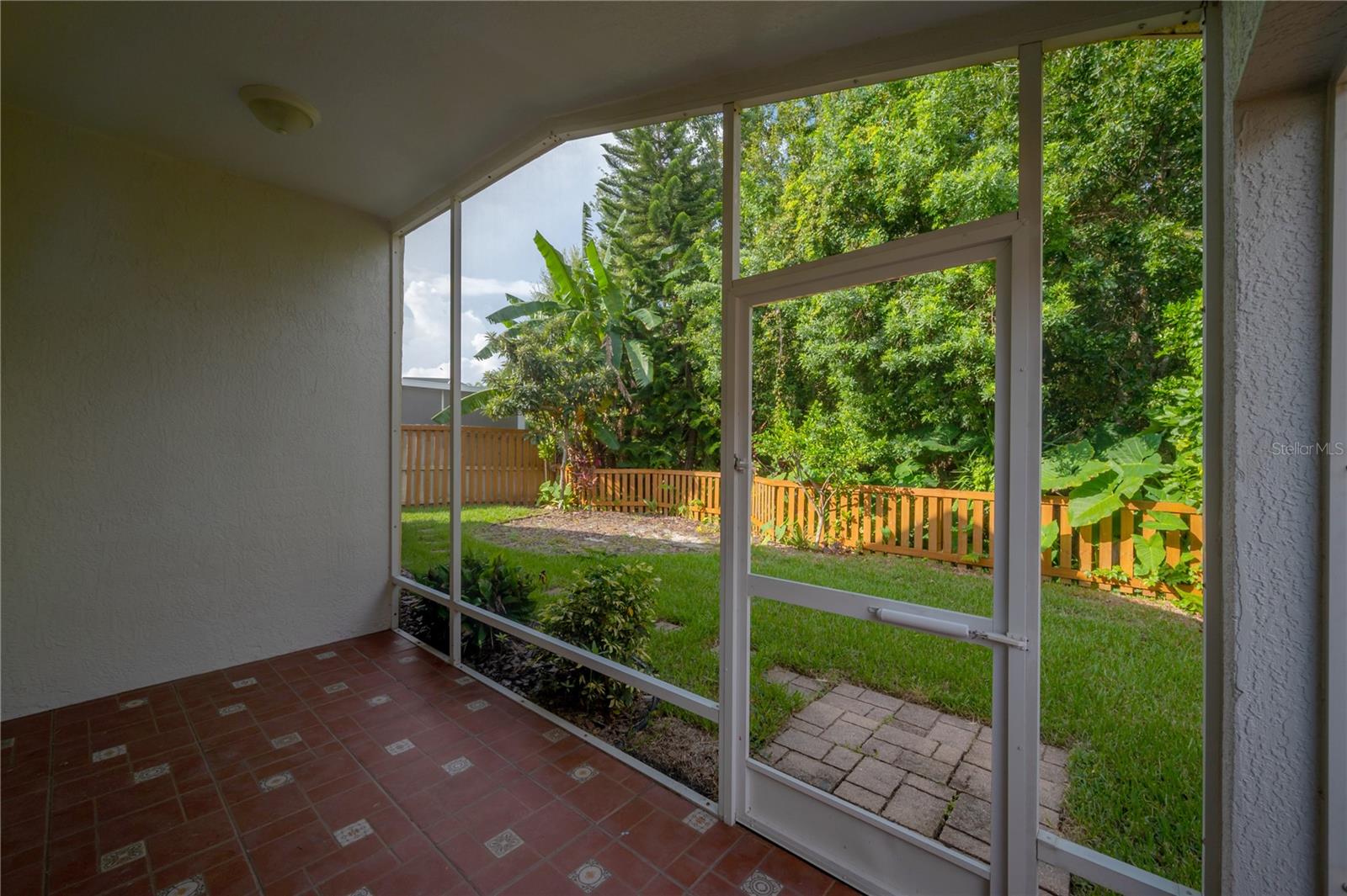 WESTCHASE SEC 372 & PARK SITE - Residential Lease