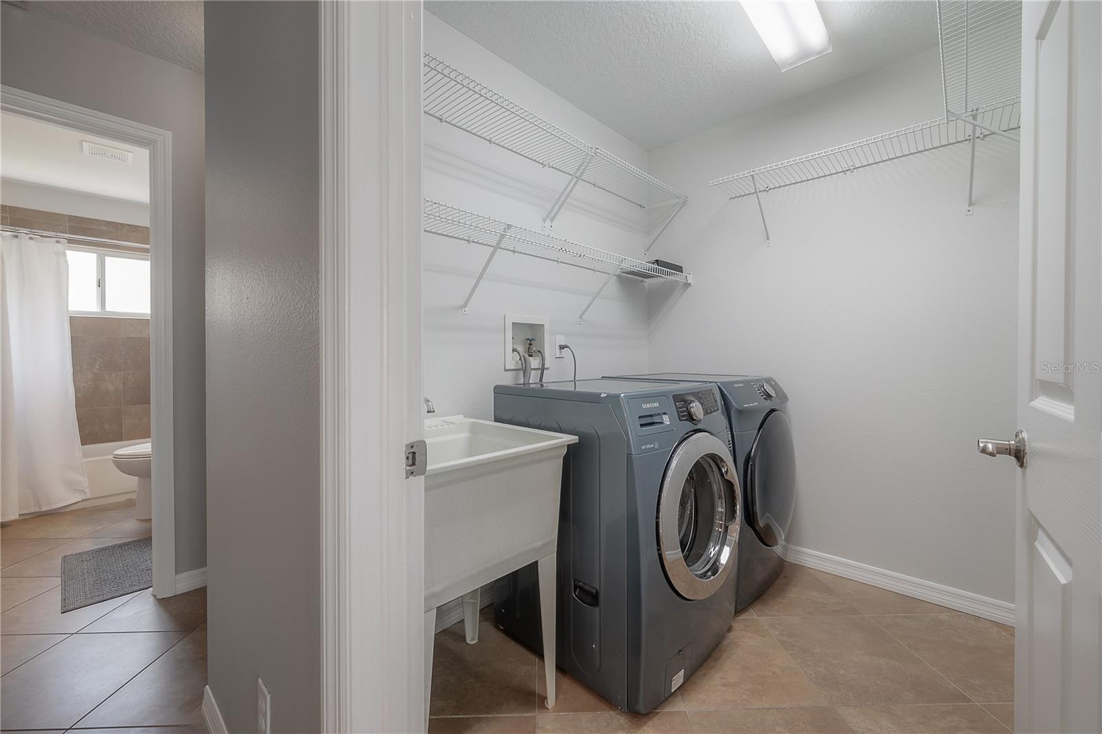 WESTCHASE SEC 372 & PARK SITE - Residential Lease