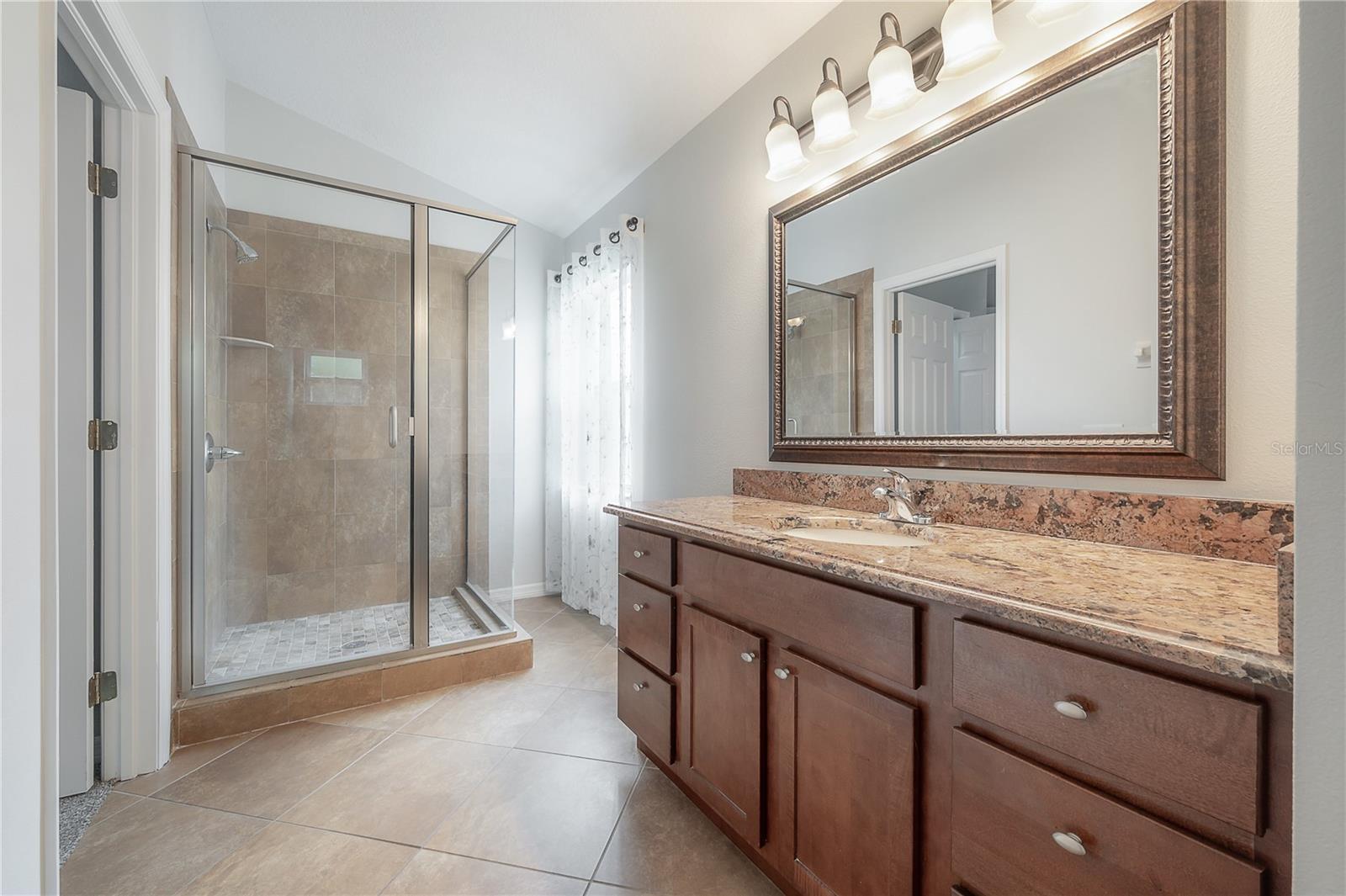 WESTCHASE SEC 372 & PARK SITE - Residential Lease