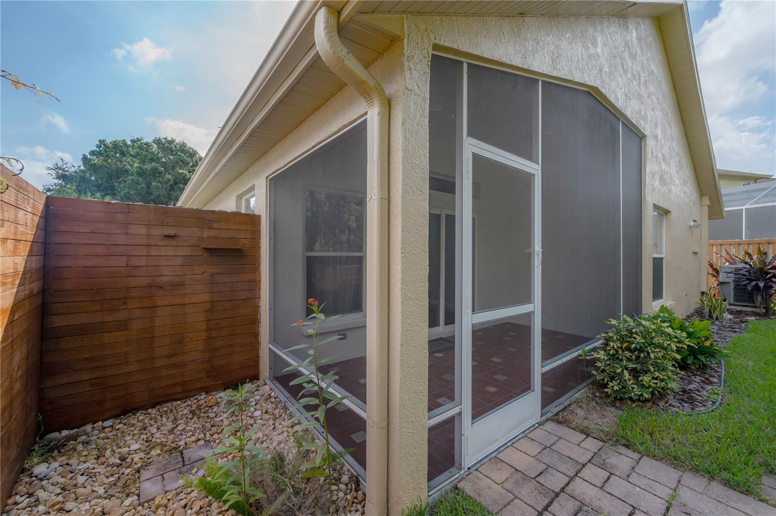 WESTCHASE SEC 372 & PARK SITE - Residential Lease