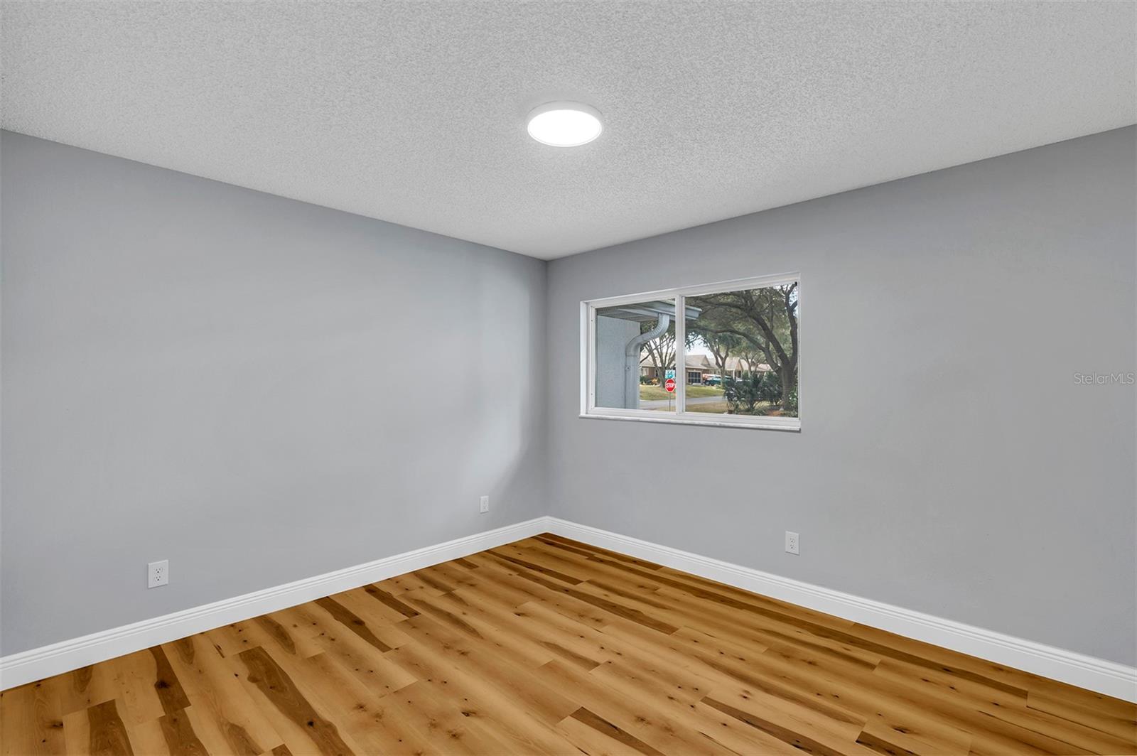 ON TOP OF THE WORLD/CENTRAL REPLA - Residential