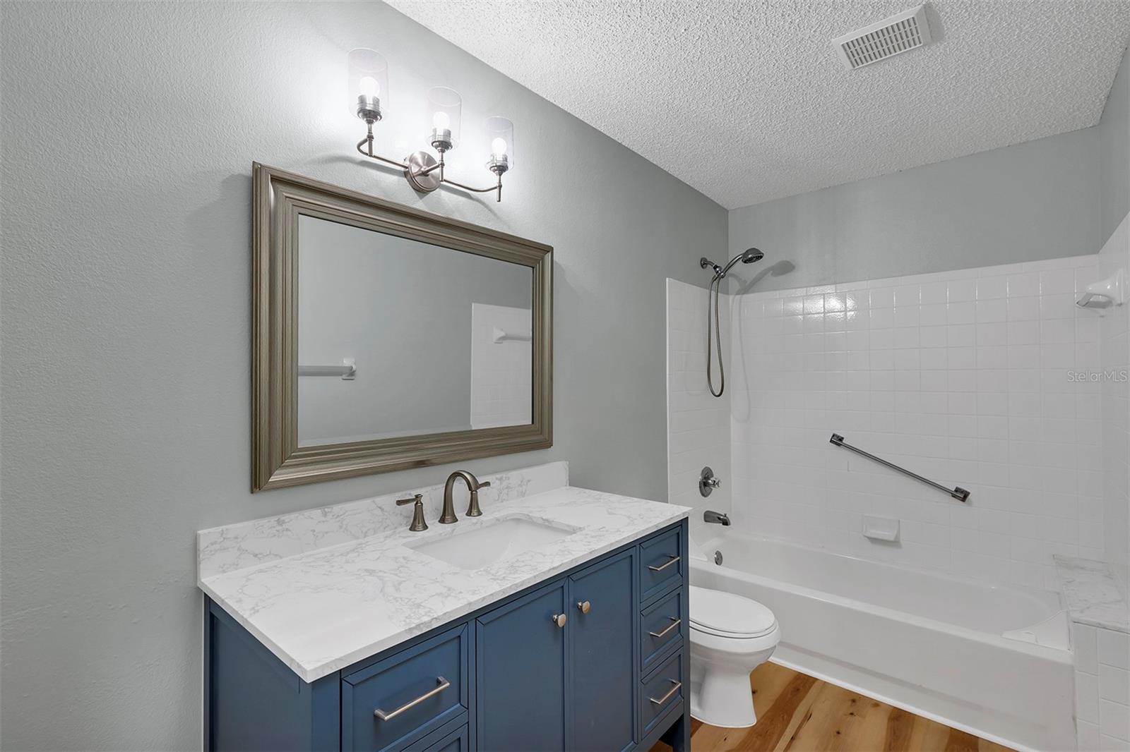 ON TOP OF THE WORLD/CENTRAL REPLA - Residential