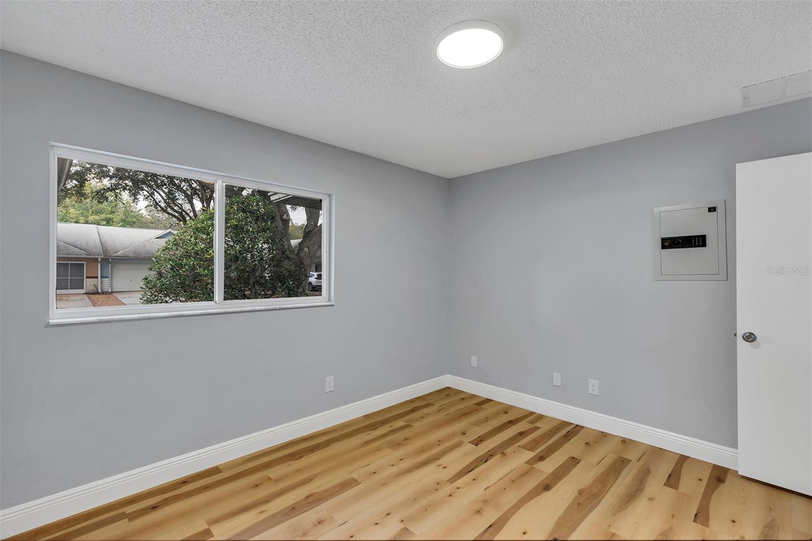 ON TOP OF THE WORLD/CENTRAL REPLA - Residential