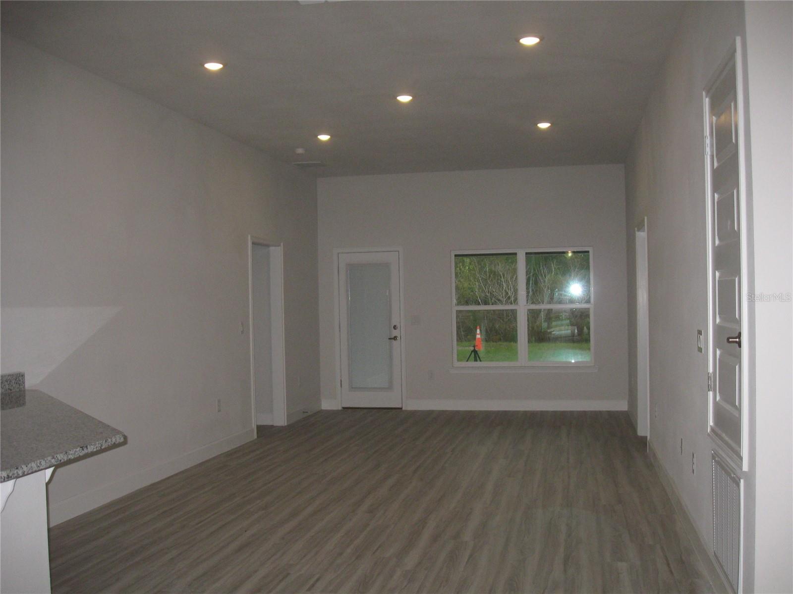 PRESERVE/LAUREL LAKE - Residential