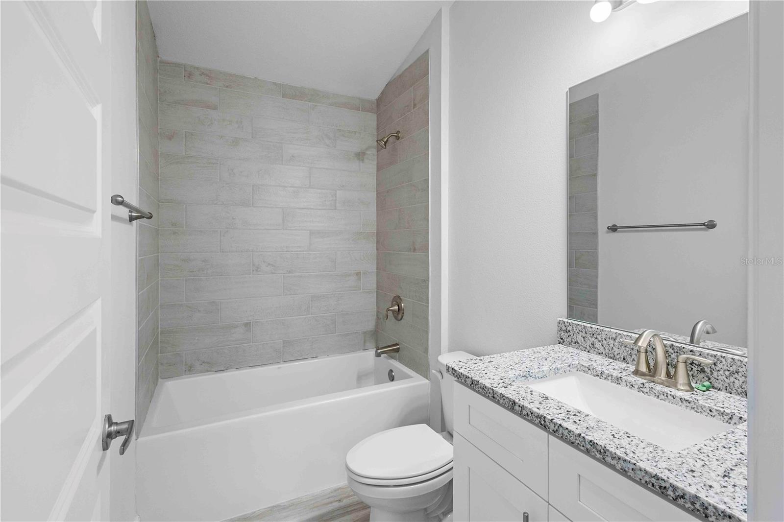 PRESERVE/LAUREL LAKE - Residential