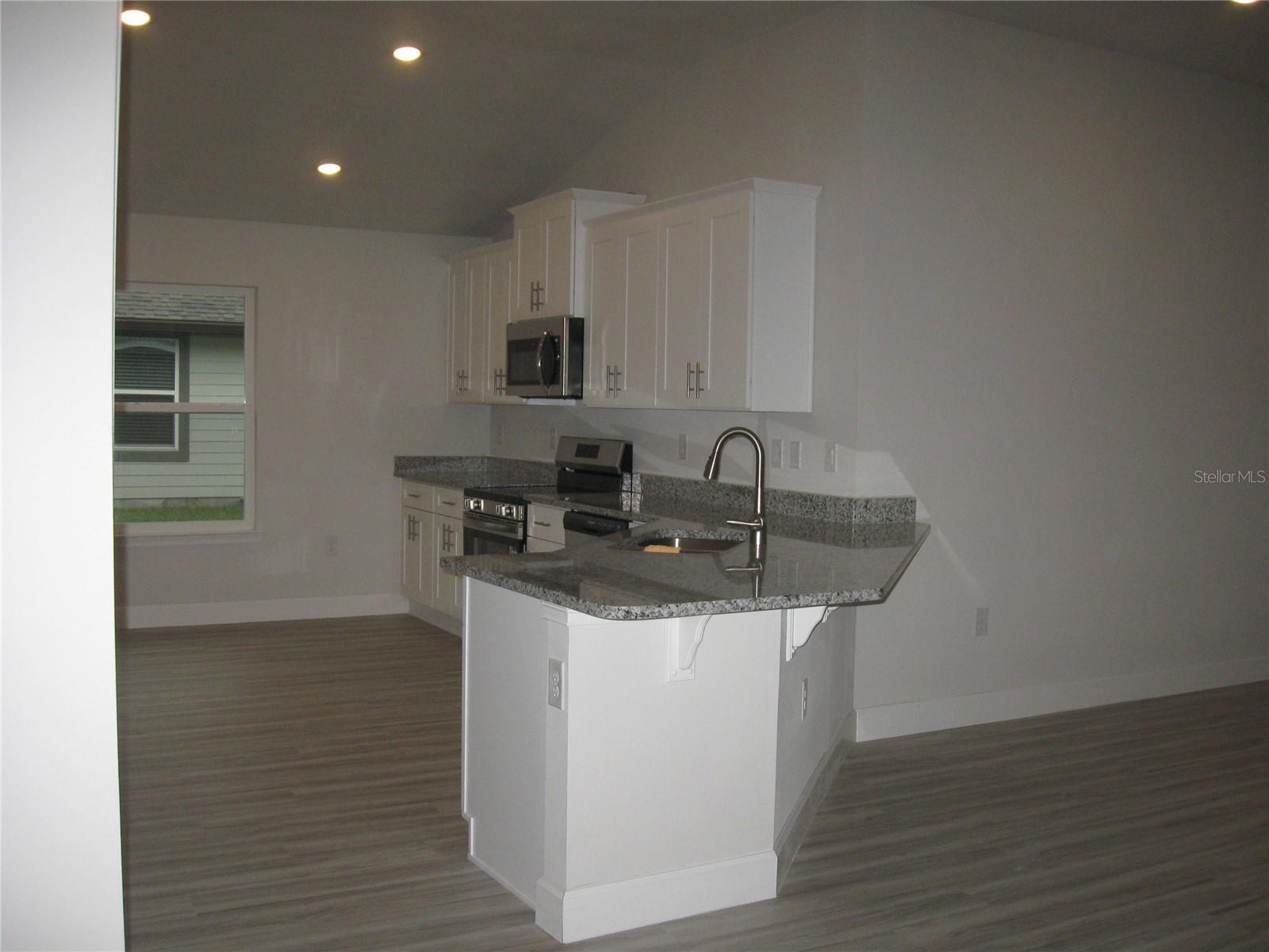 PRESERVE/LAUREL LAKE - Residential