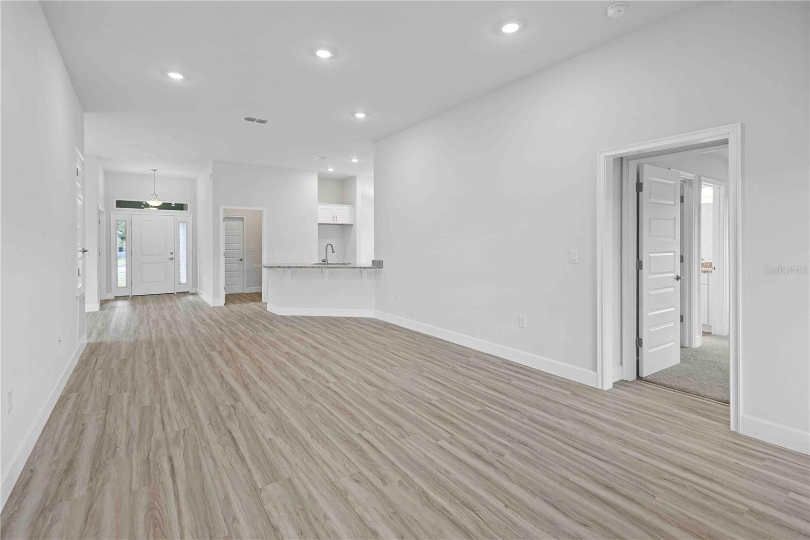 PRESERVE/LAUREL LAKE - Residential