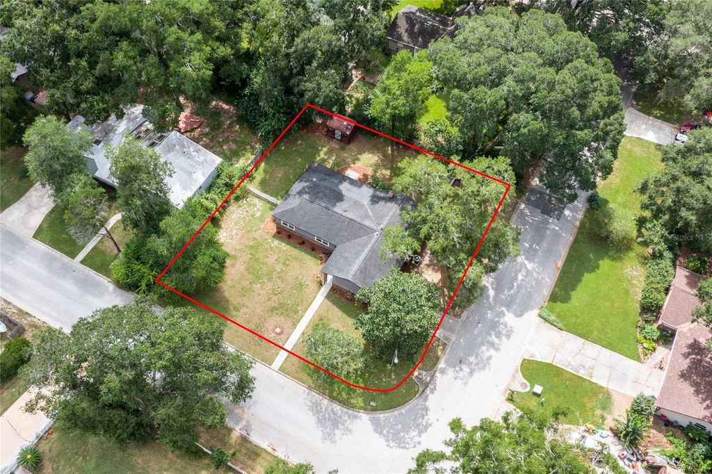Photo of 8117 SW 55th Place, Gainesville, FL 32608 (MLS # GC534256)