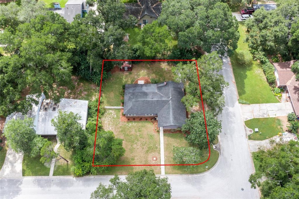 Photo of 8117 SW 55th Place, Gainesville, FL 32608 (MLS # GC534256)