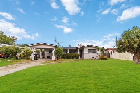 Photo of 841 Black Oak Court, Orlando, FL 32809 (MLS # O6364684)