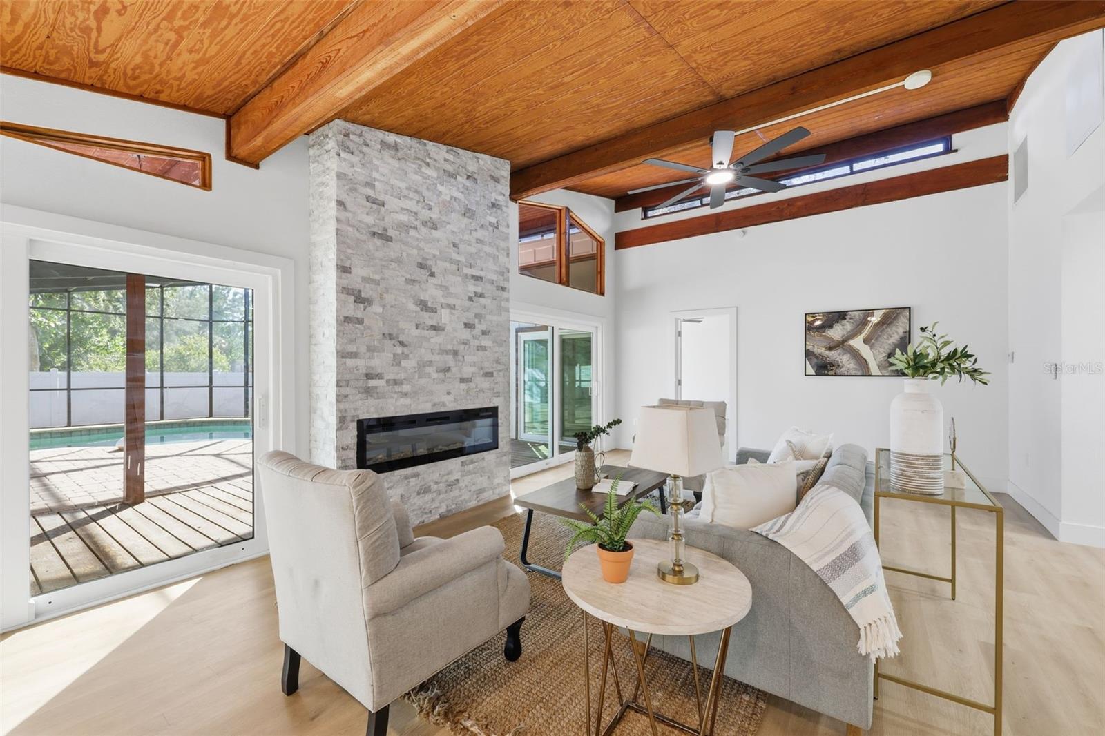 SUN-LIT SHORES - Residential