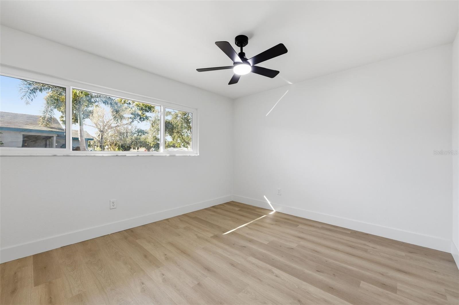 SUN-LIT SHORES - Residential