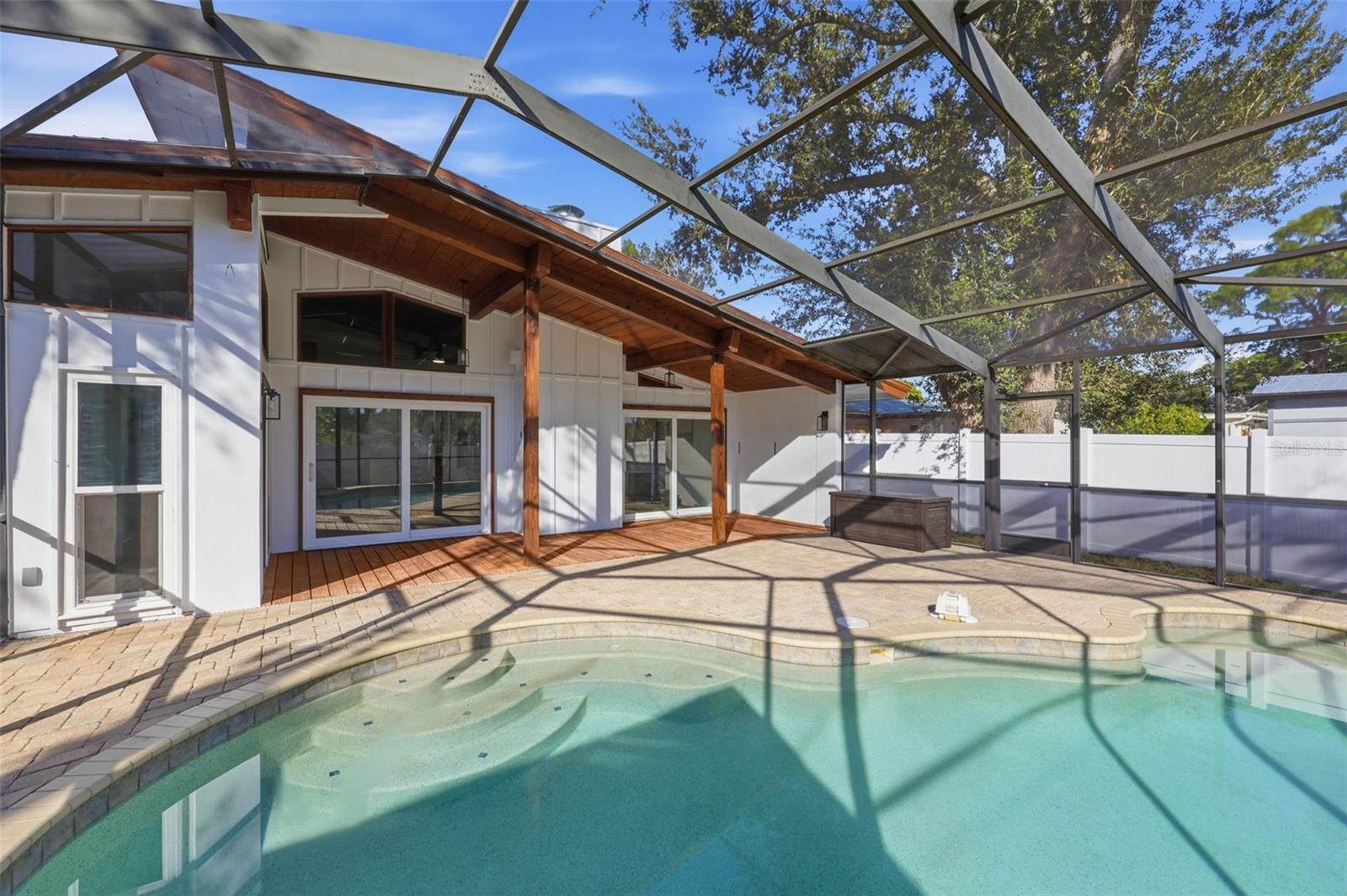 SUN-LIT SHORES - Residential