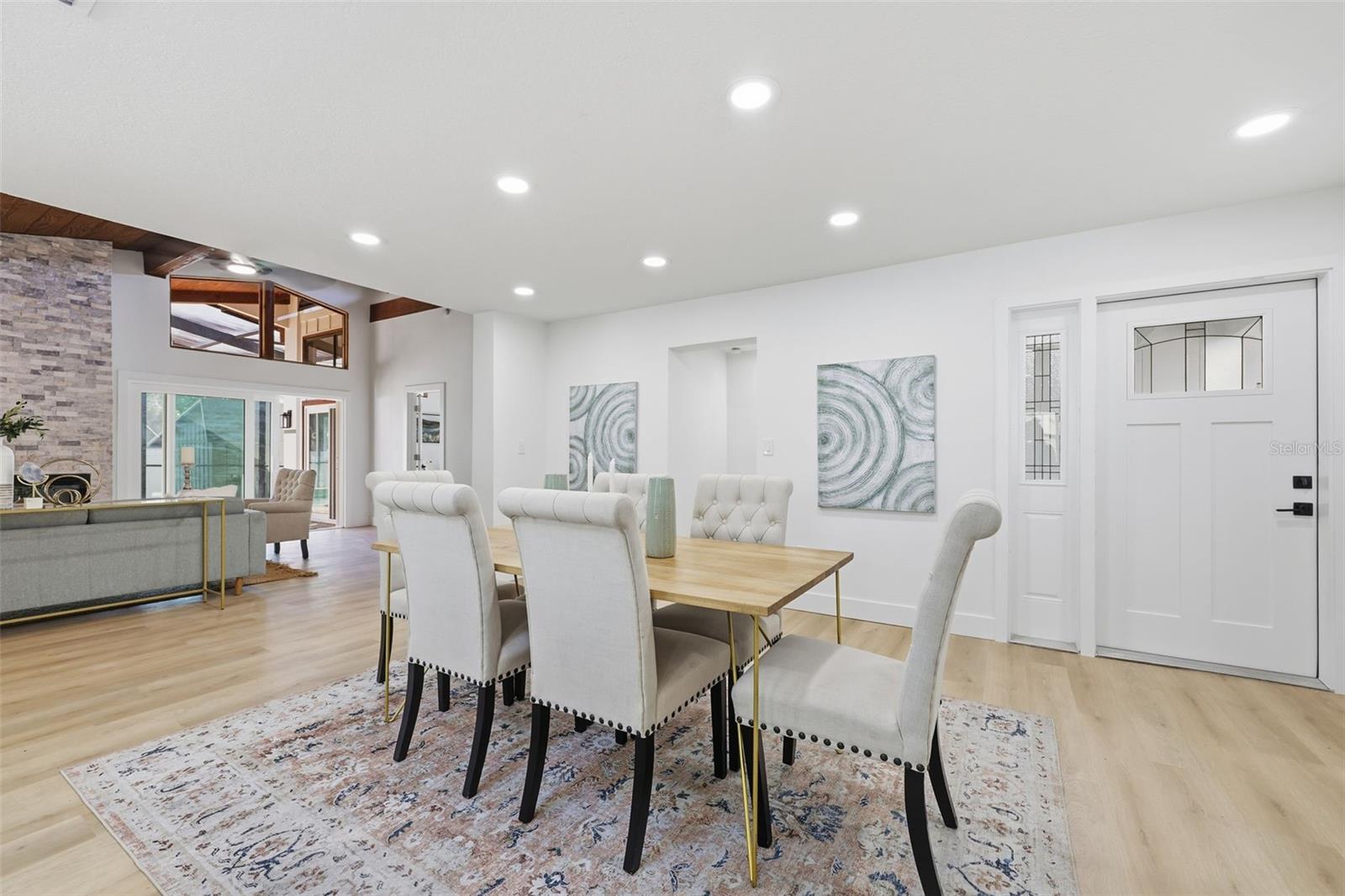 SUN-LIT SHORES - Residential