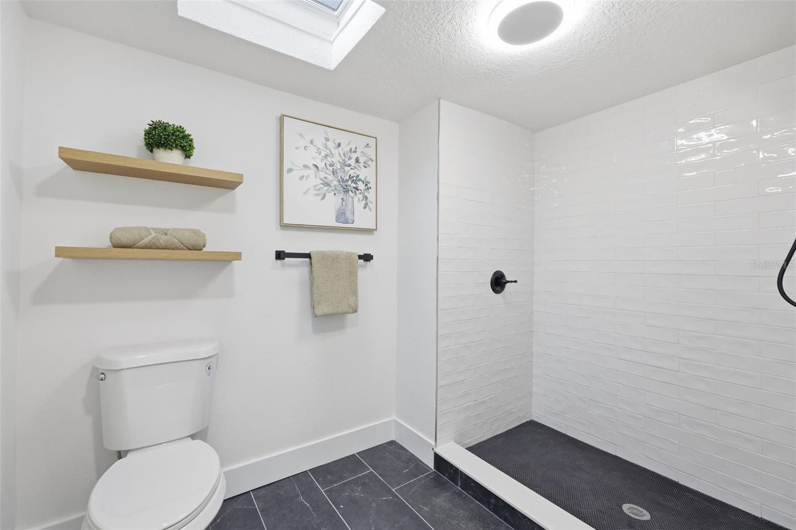 SUN-LIT SHORES - Residential