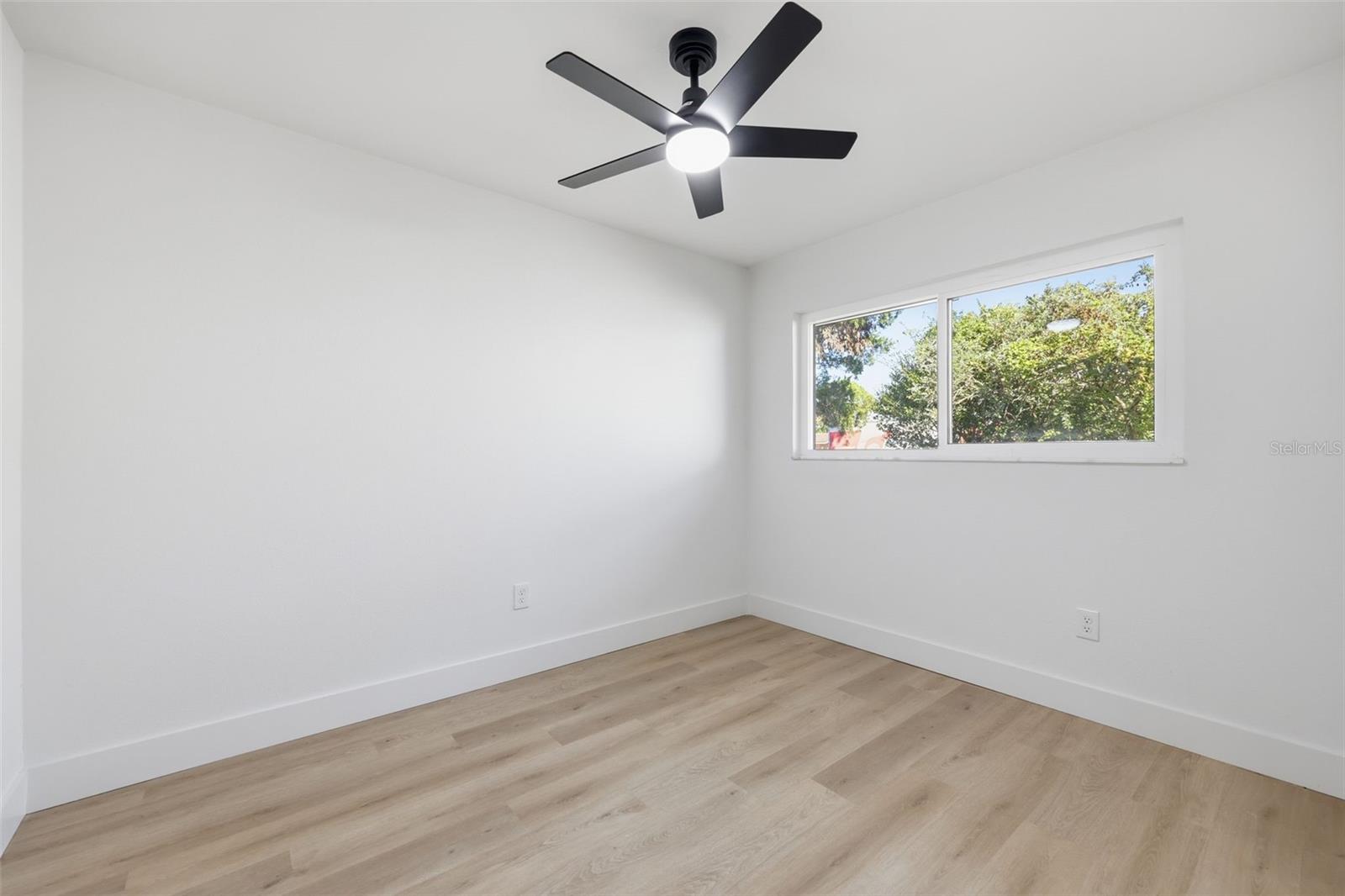 SUN-LIT SHORES - Residential