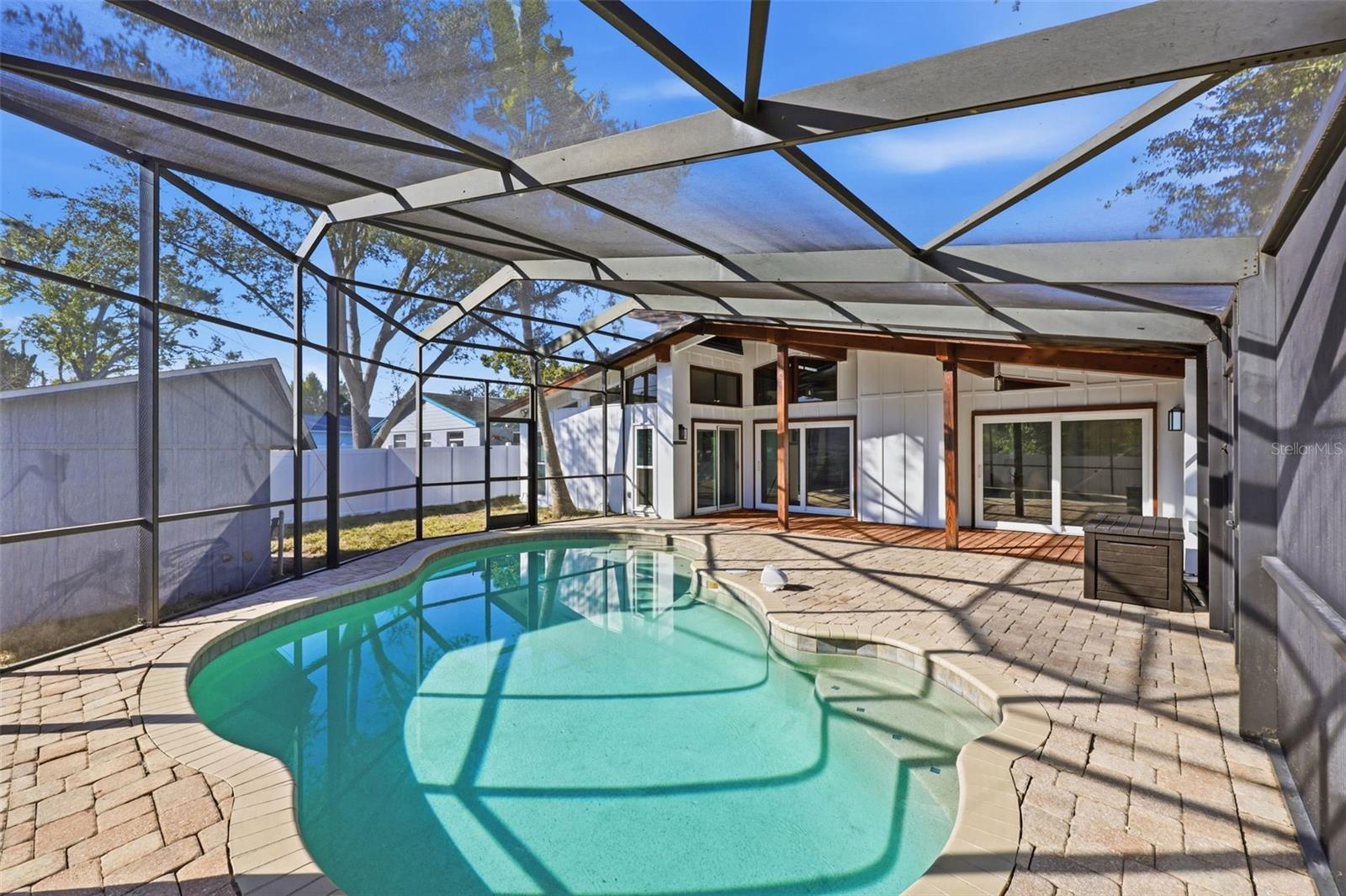 SUN-LIT SHORES - Residential