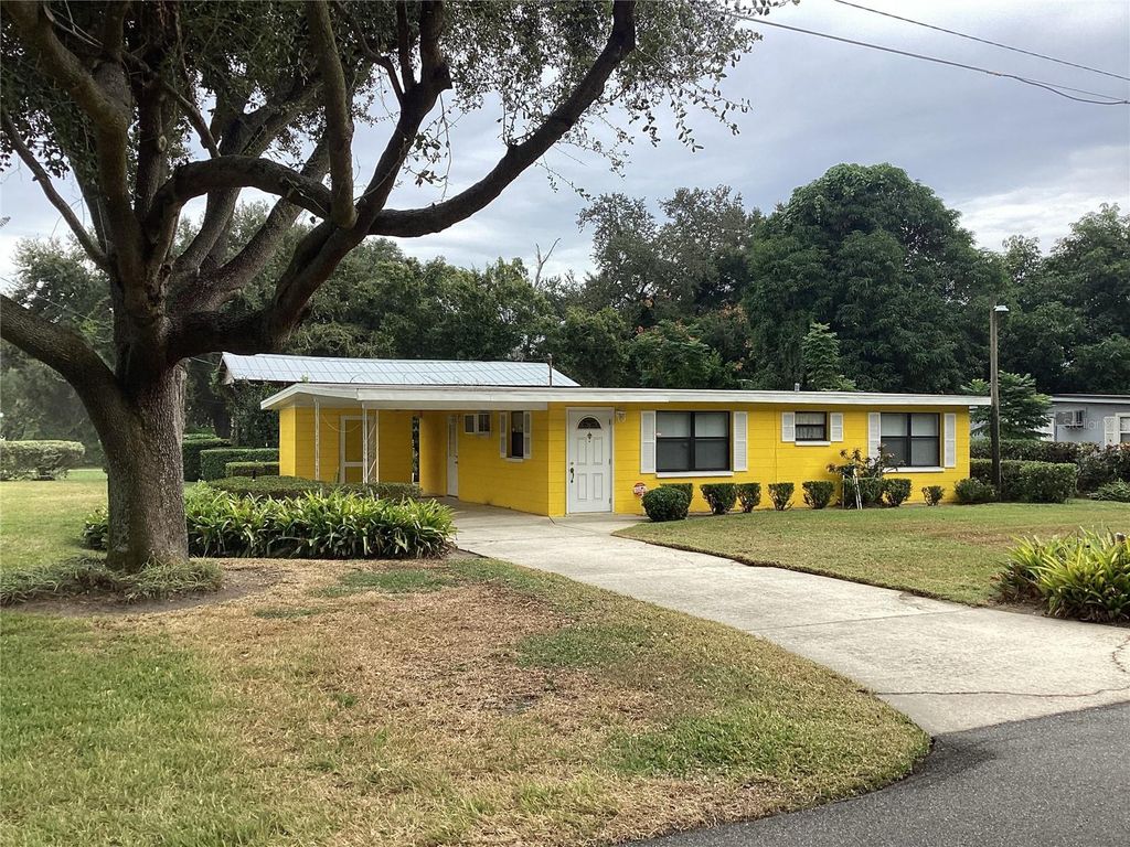 Photo of 520 35th Street NW, Winter Haven, FL 33880 (MLS # K4903131)