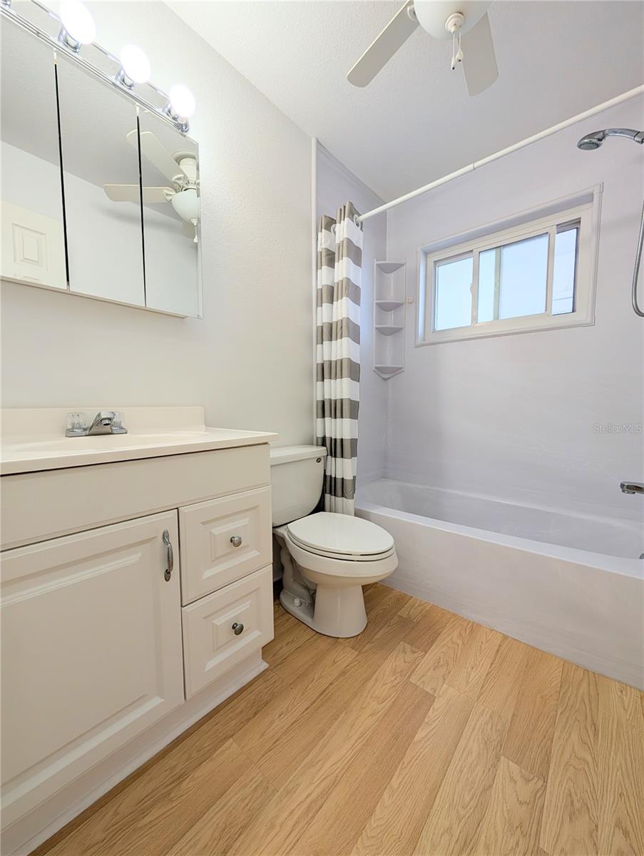 BAYSHORE GARDENS APTS 5 - Residential