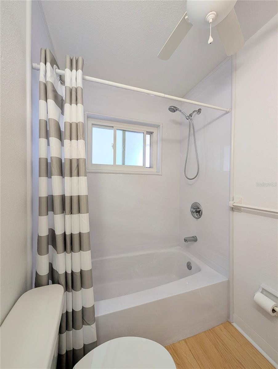 BAYSHORE GARDENS APTS 5 - Residential