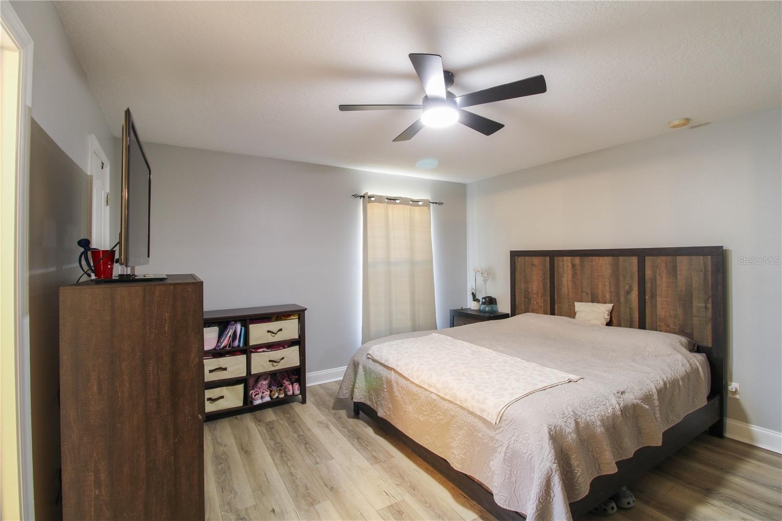 LOUISA POINTE PH V SUB - Residential Lease