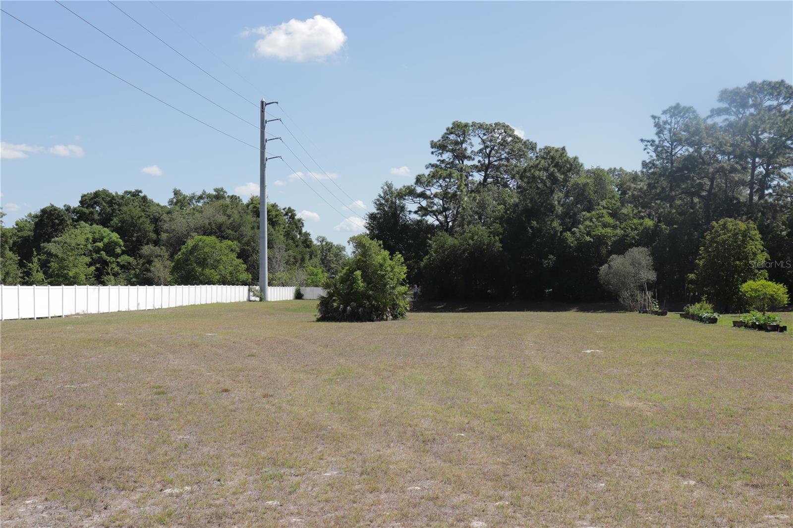 ARROW ESTATES - Land