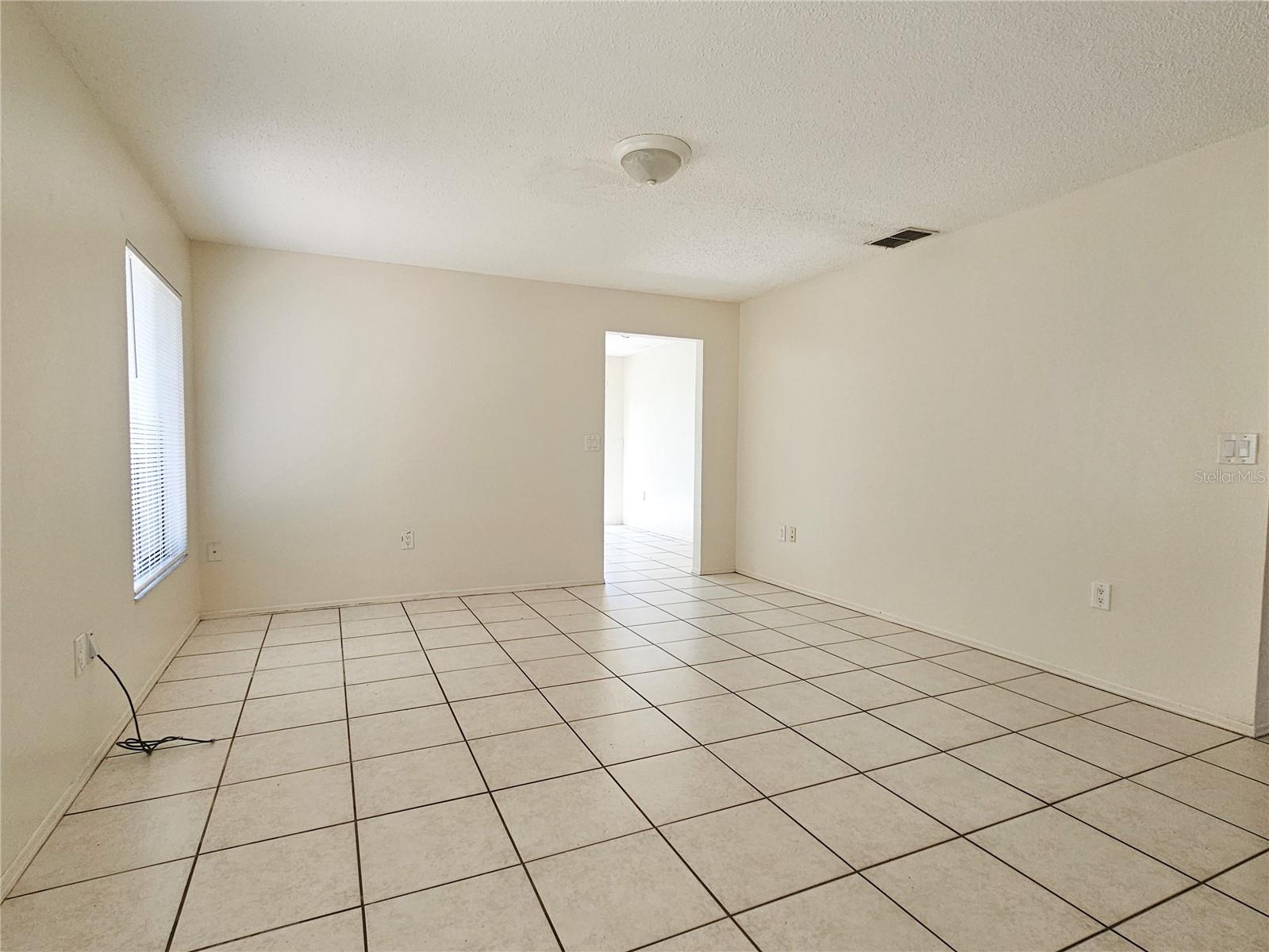 1424 BRAMBLEWOOD DRIVE