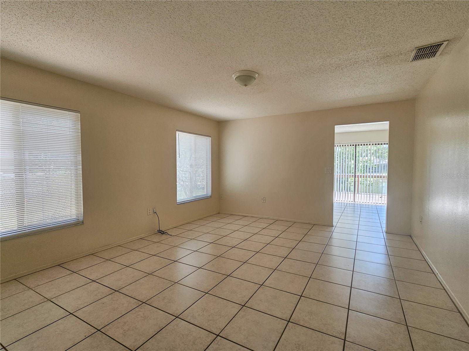 1424 BRAMBLEWOOD DRIVE
