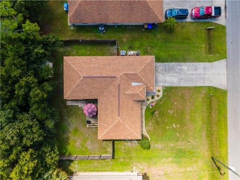 A home in NORTH PORT