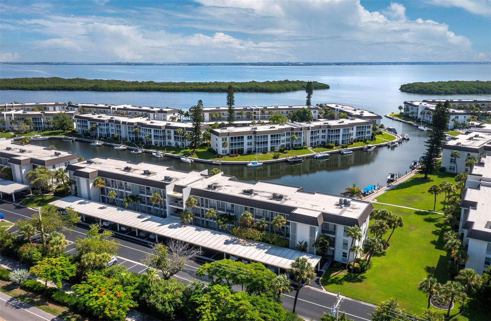 LONGBOAT HARBOUR - Residential