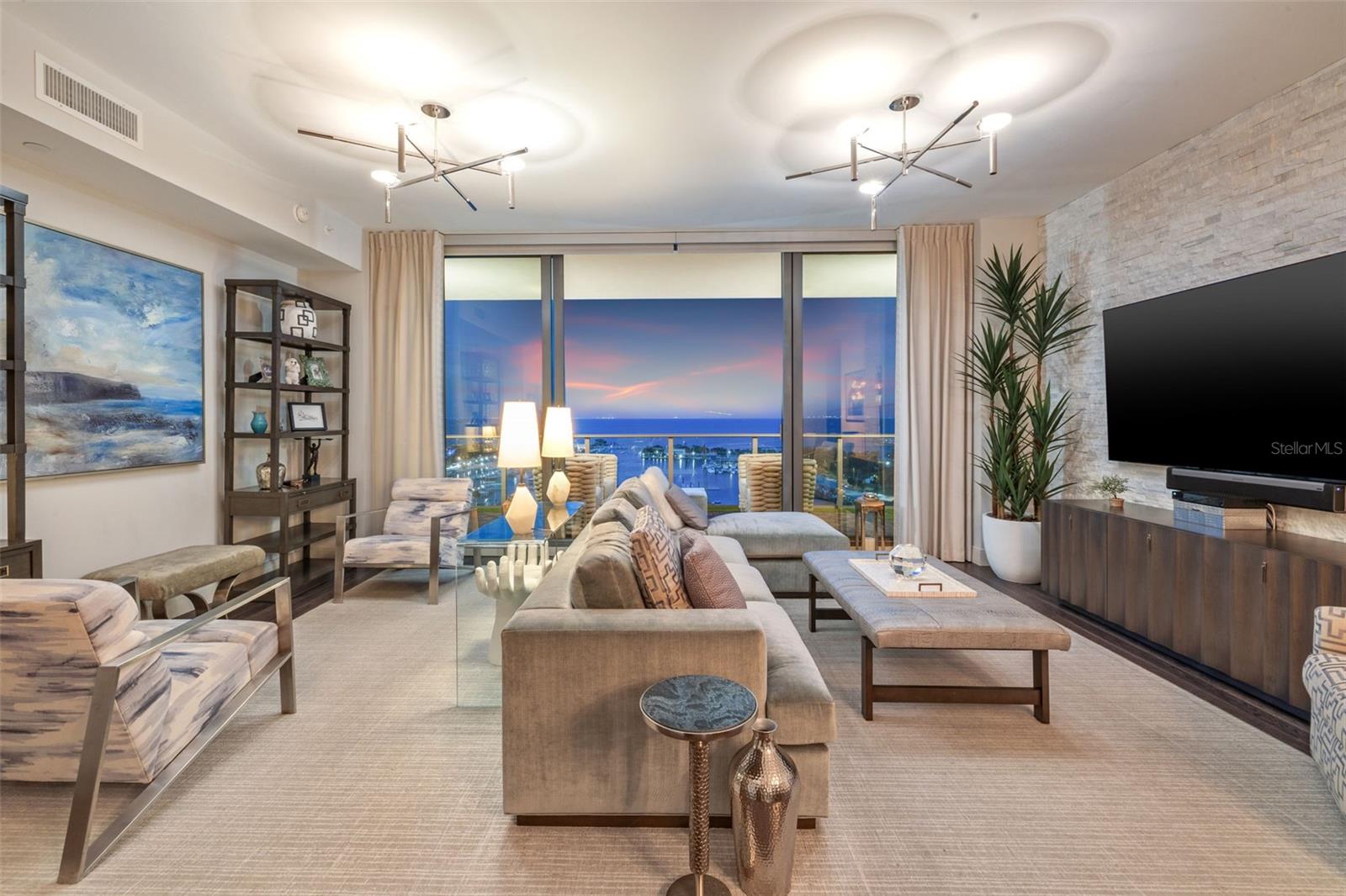 ONE ST. PETERSBURG - Residential