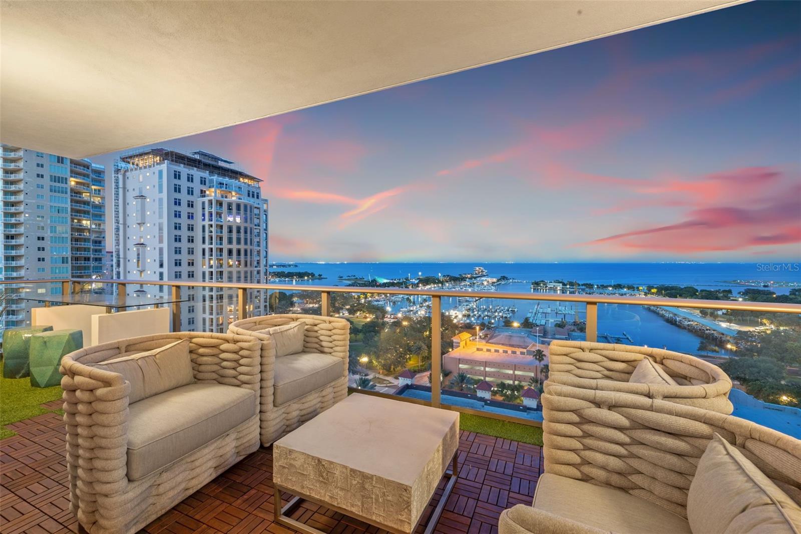 ONE ST. PETERSBURG - Residential