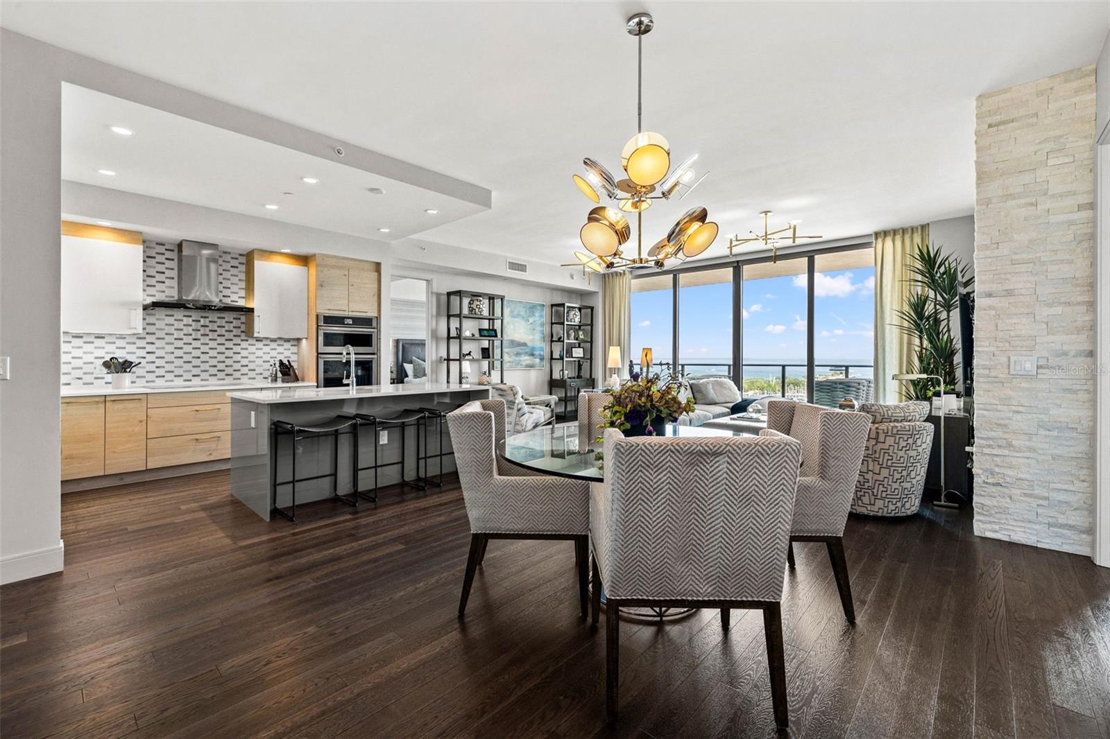 ONE ST. PETERSBURG - Residential