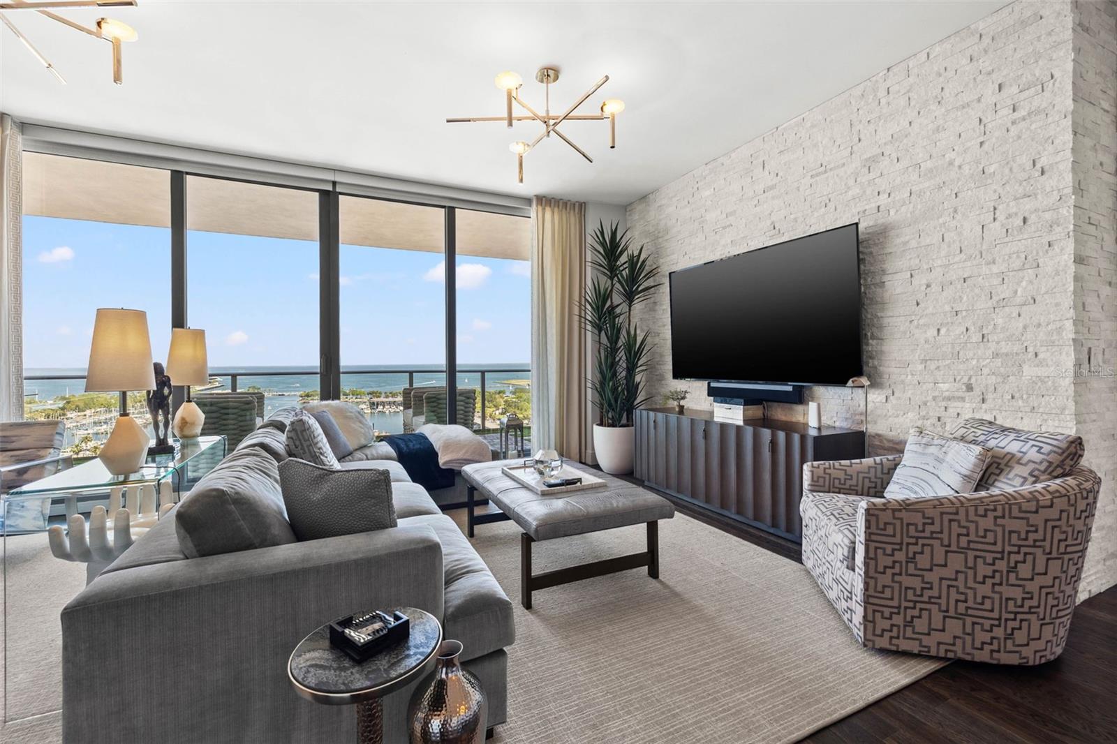 ONE ST. PETERSBURG - Residential