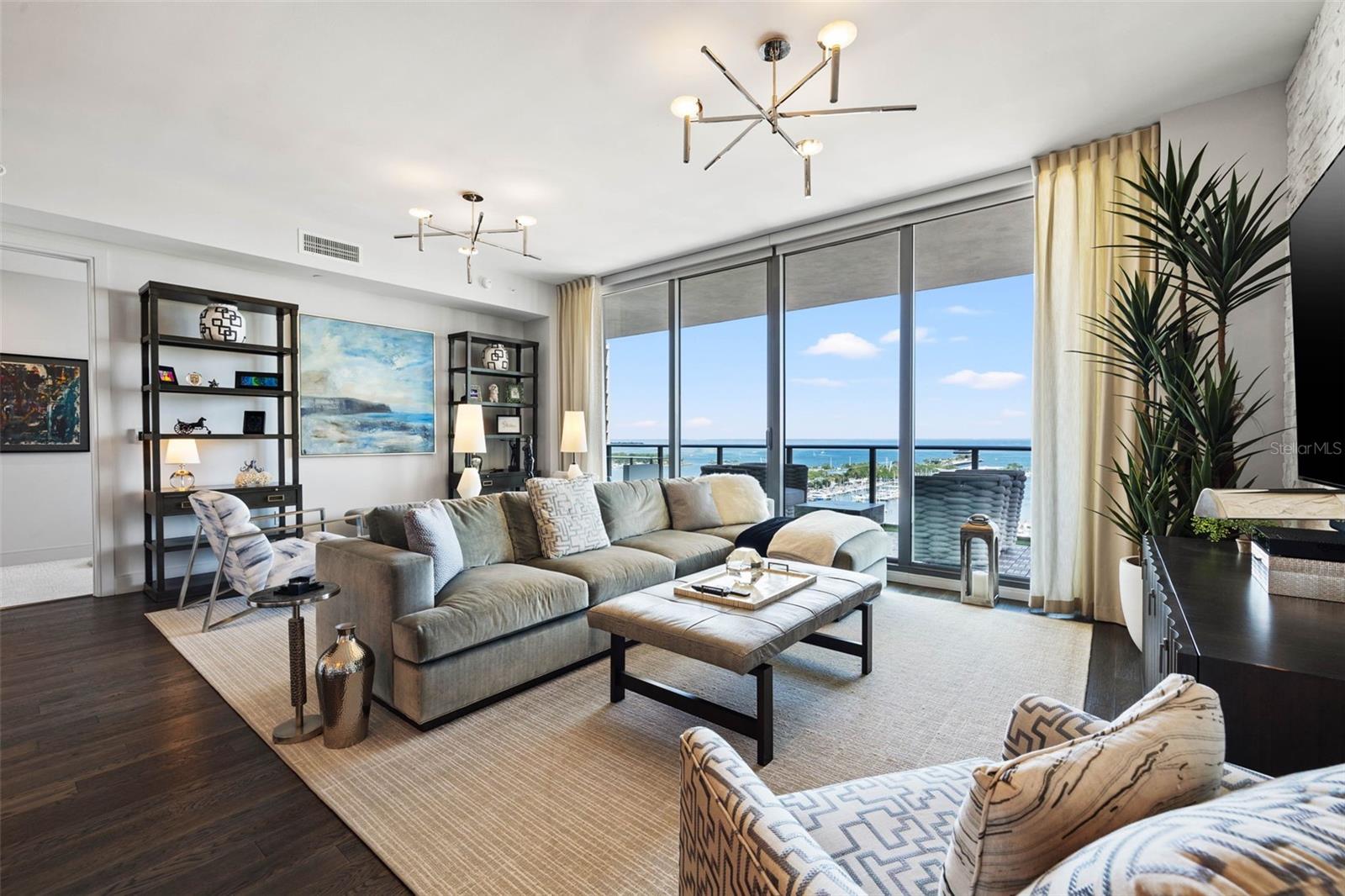 ONE ST. PETERSBURG - Residential