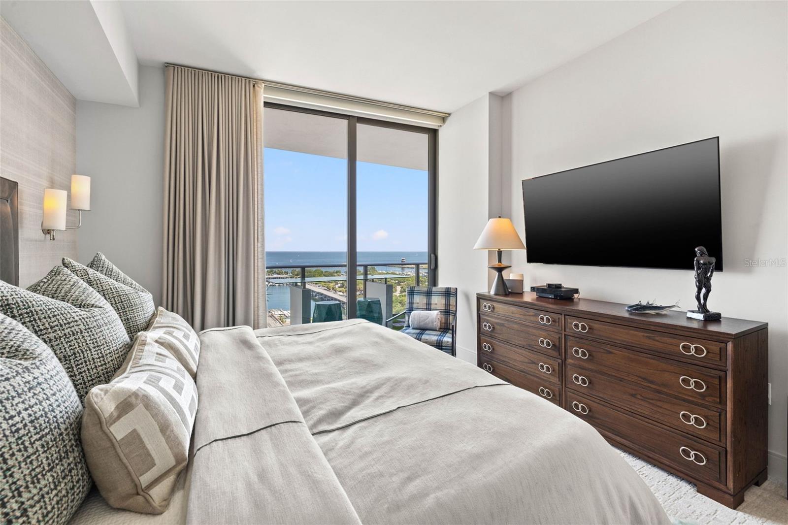 ONE ST. PETERSBURG - Residential