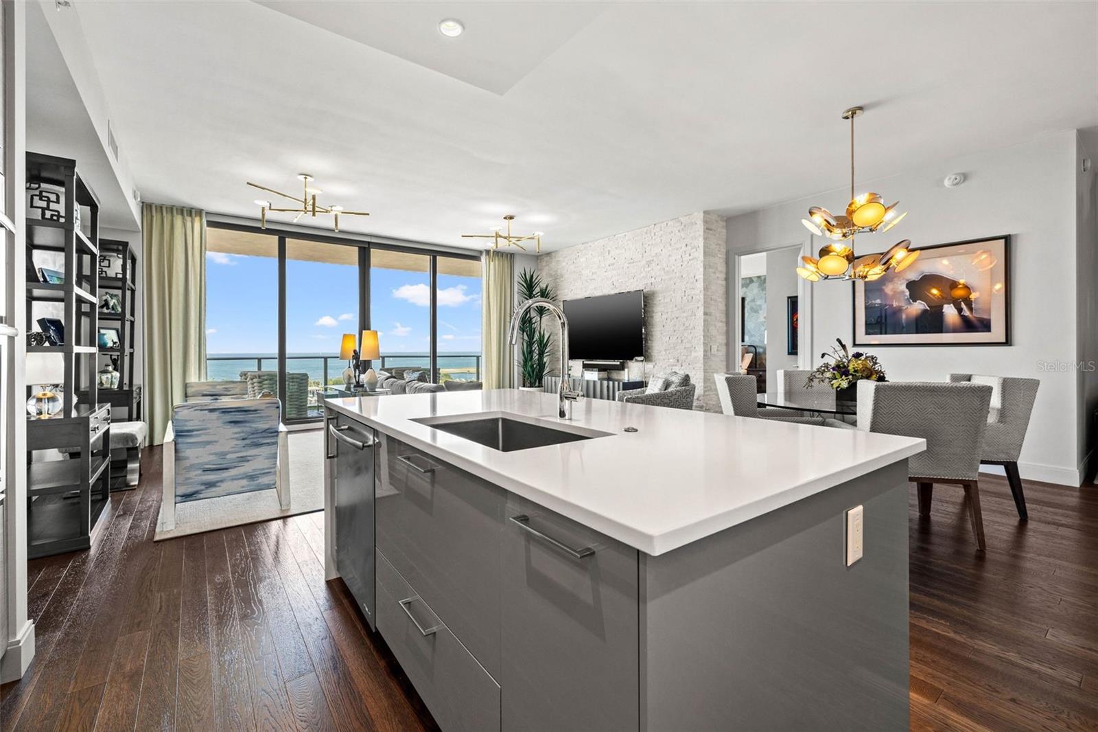 ONE ST. PETERSBURG - Residential