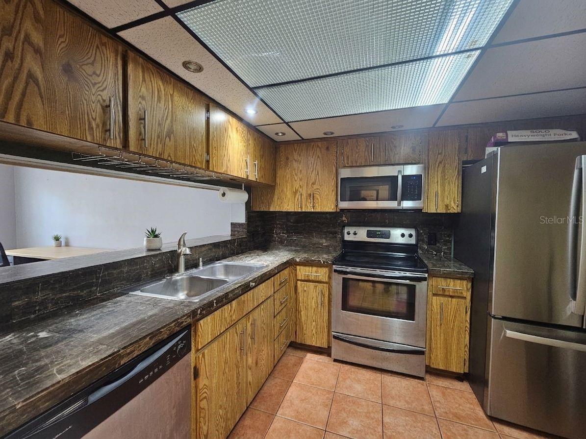 BAY OAKS CONDO - Residential