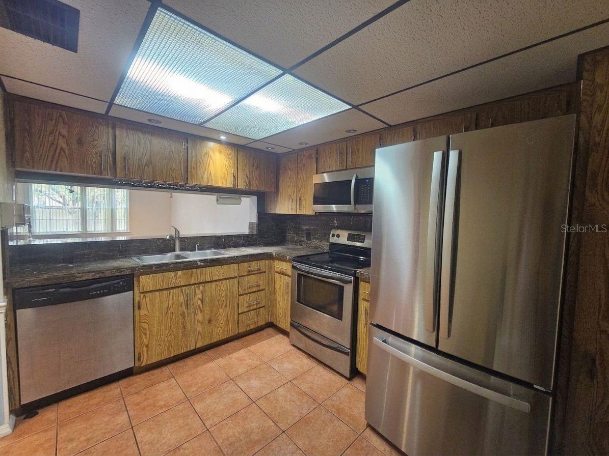 BAY OAKS CONDO - Residential