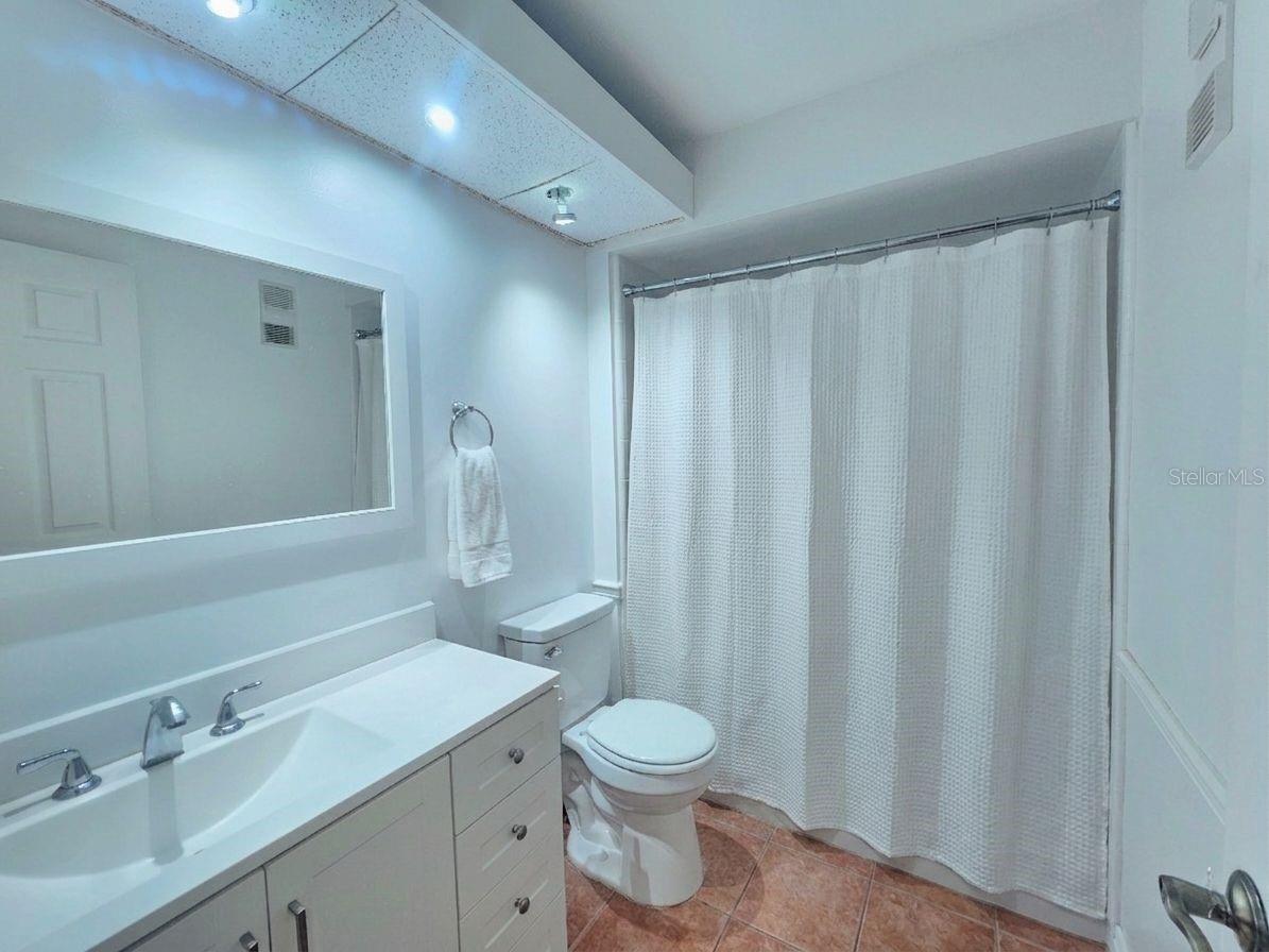 BAY OAKS CONDO - Residential