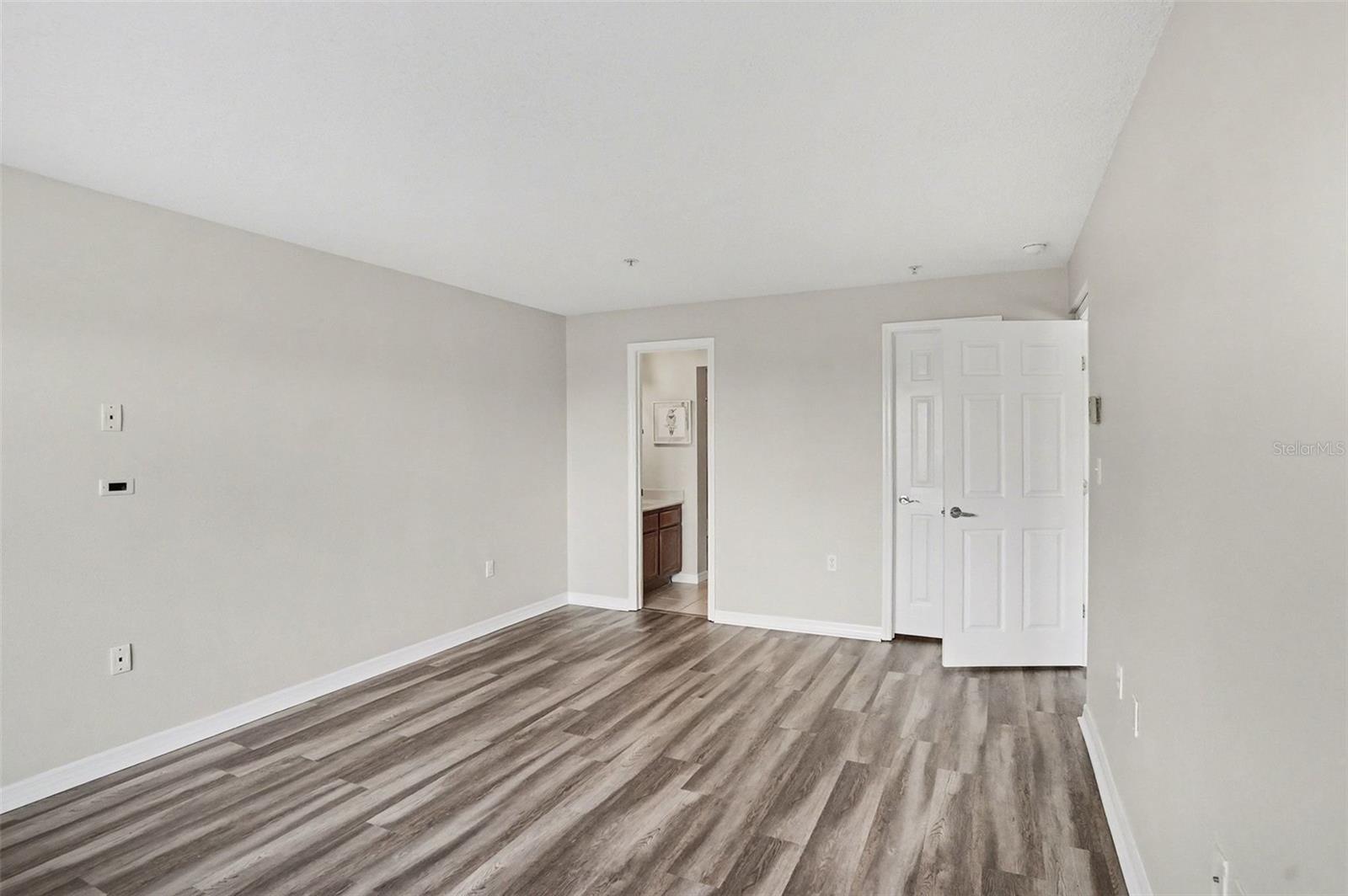 HYDE PARK TOWERS A CONDO - Residential