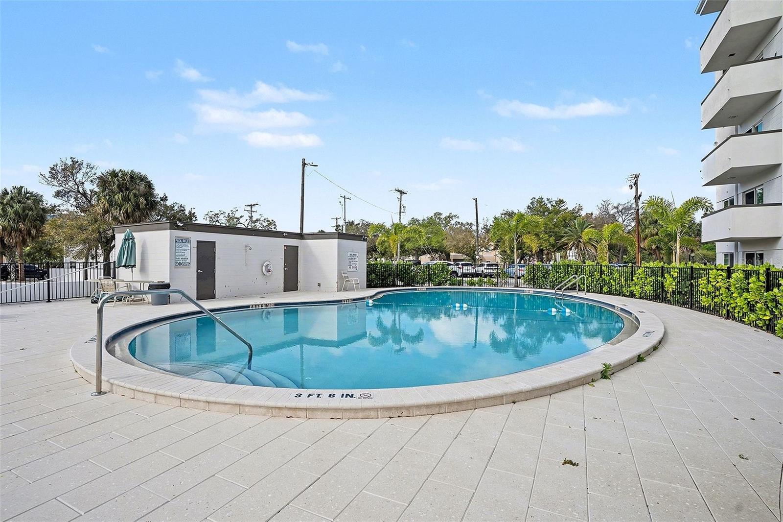 HYDE PARK TOWERS A CONDO - Residential