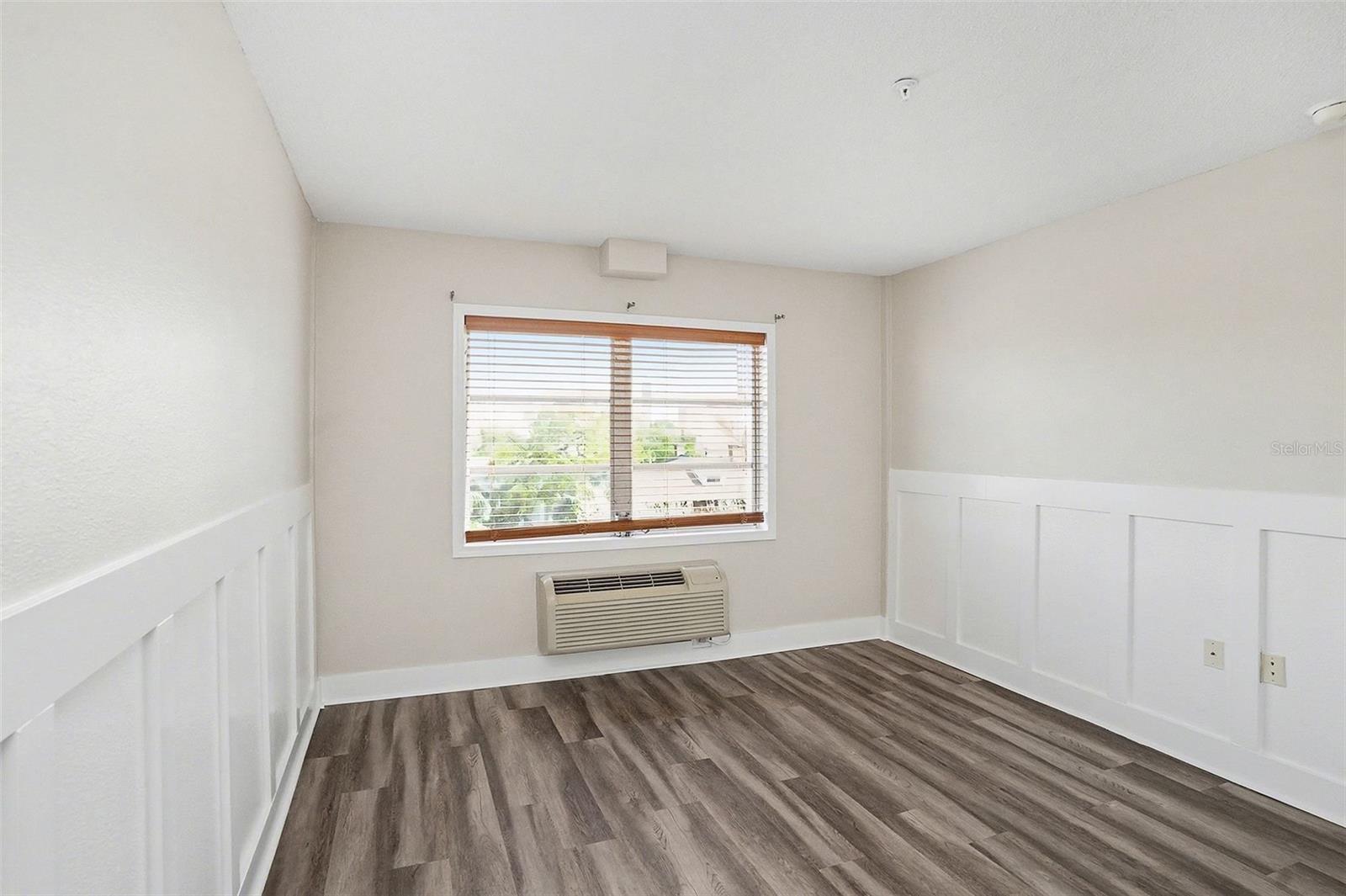 HYDE PARK TOWERS A CONDO - Residential