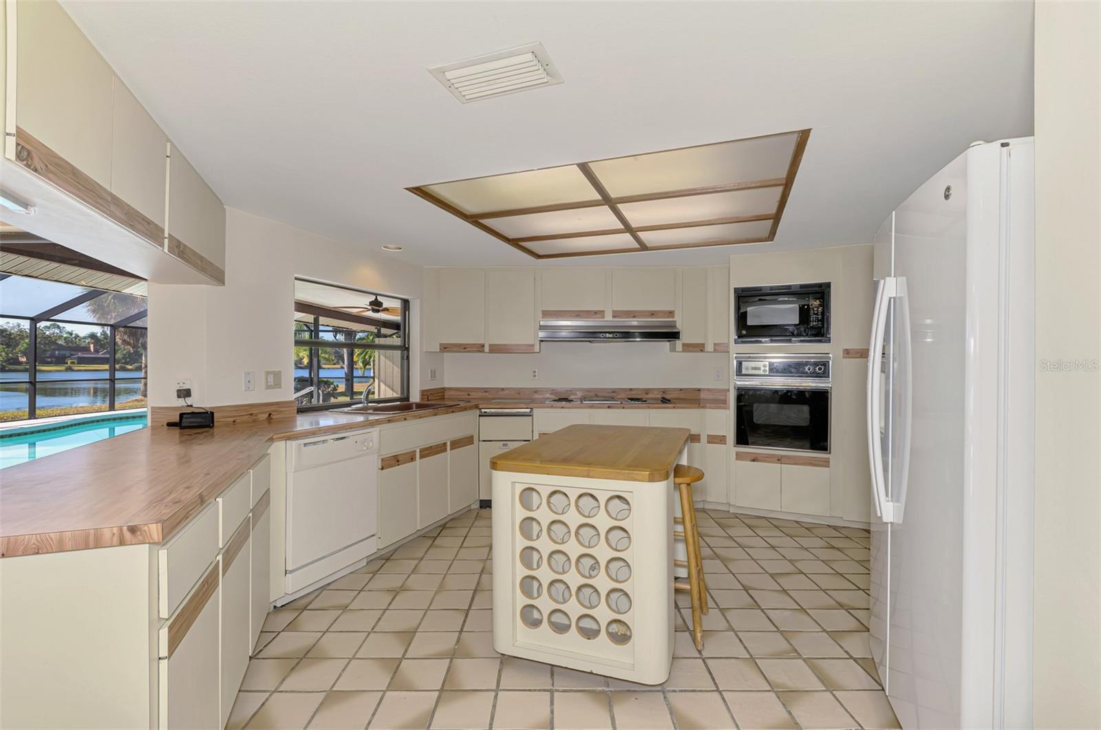 BENT TREE VILLAGE - Residential