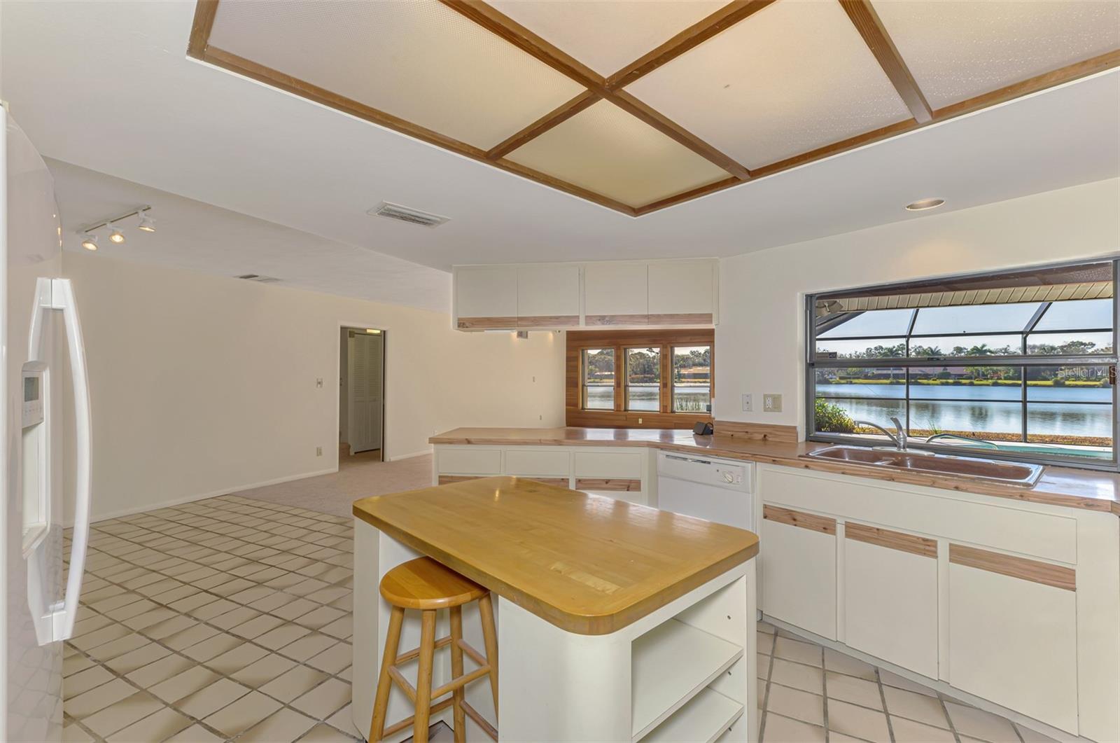 BENT TREE VILLAGE - Residential