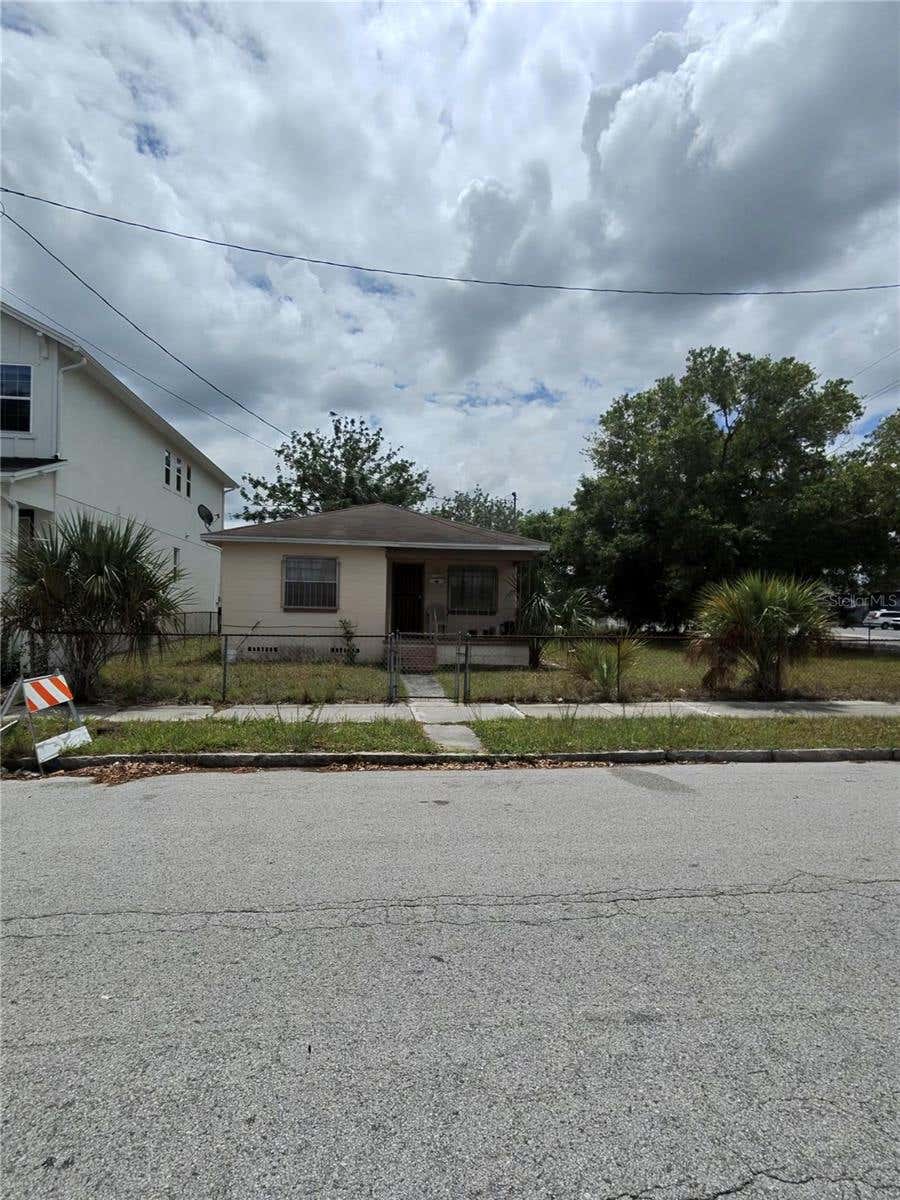 Photo of 2342 W Chestnut Street, Tampa, FL 33607 (MLS # TB8526602)
