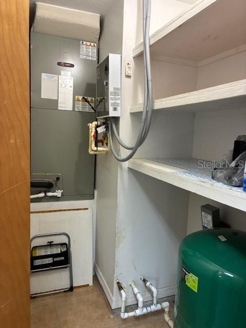 RAINBOW LAKES ESTATE - Residential