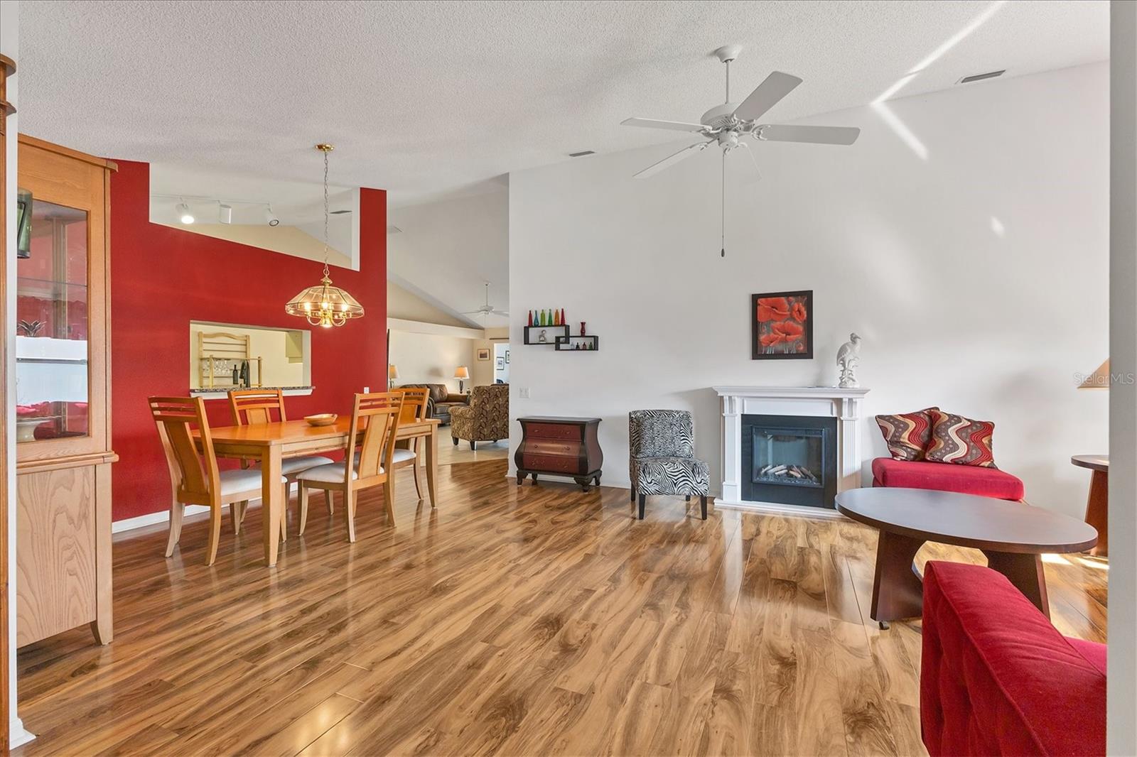 CRESTWOOD VILLAGE OF SARA 4 & 5 - Residential