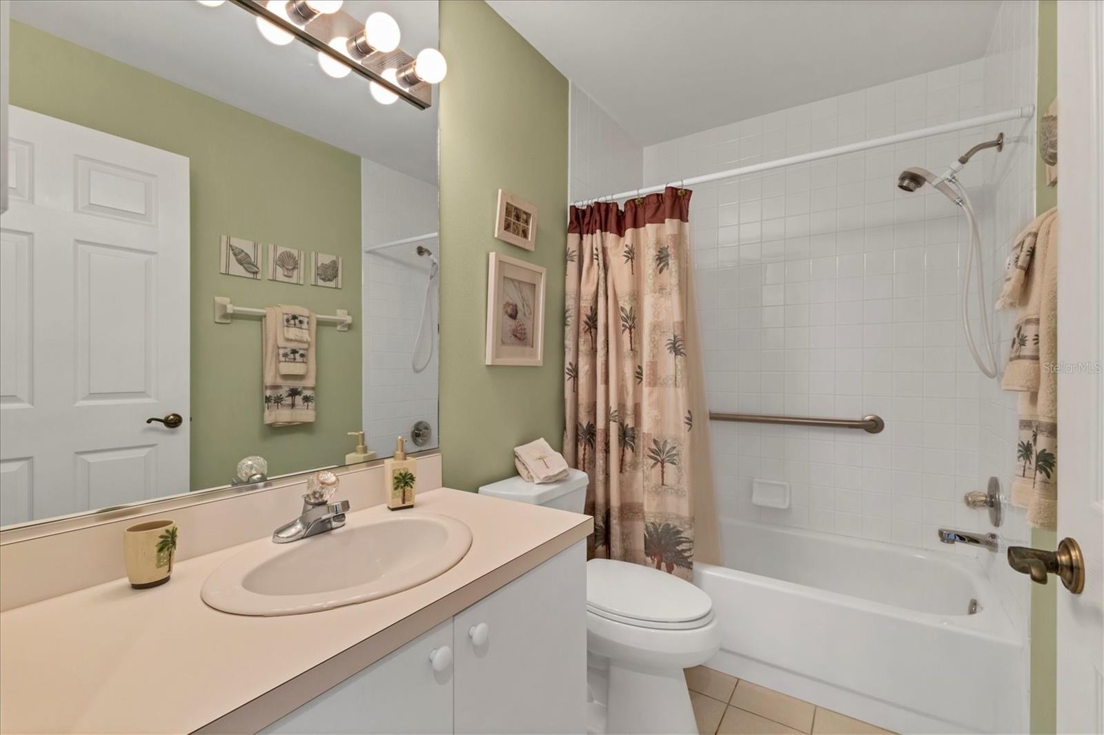 CRESTWOOD VILLAGE OF SARA 4 & 5 - Residential