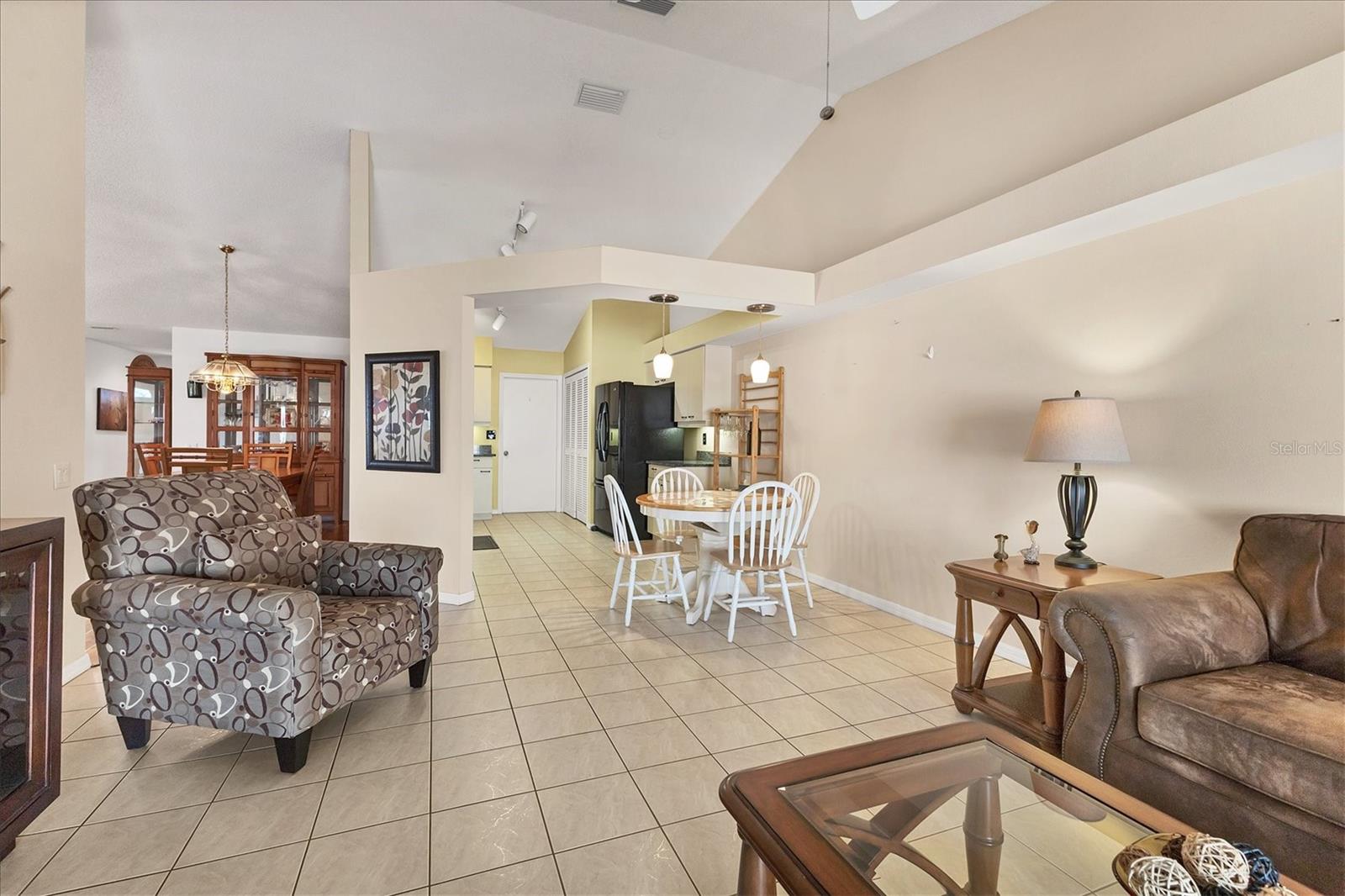 CRESTWOOD VILLAGE OF SARA 4 & 5 - Residential